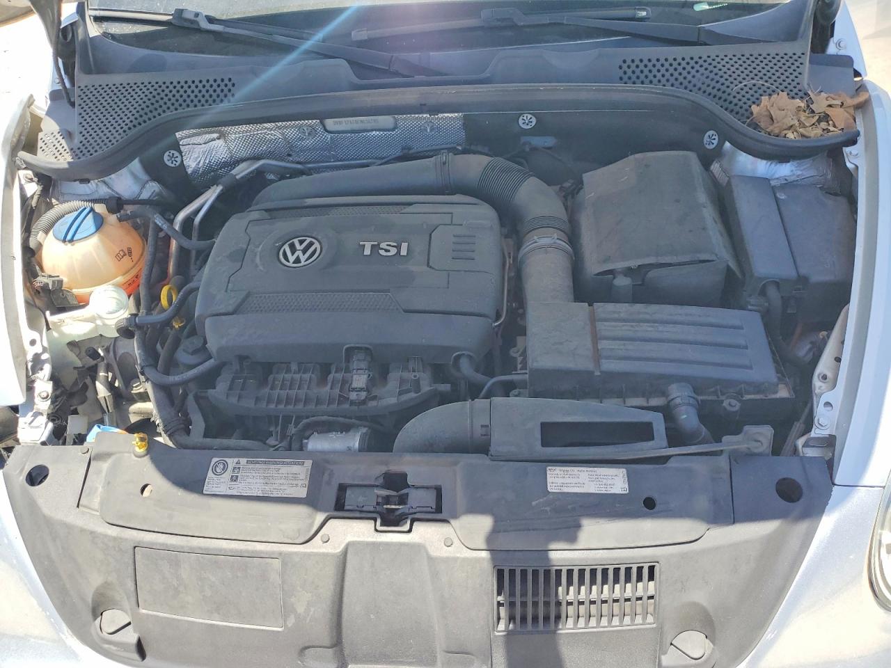 2014 Volkswagen Beetle Silver vin: 3VWF17AT8EM634795