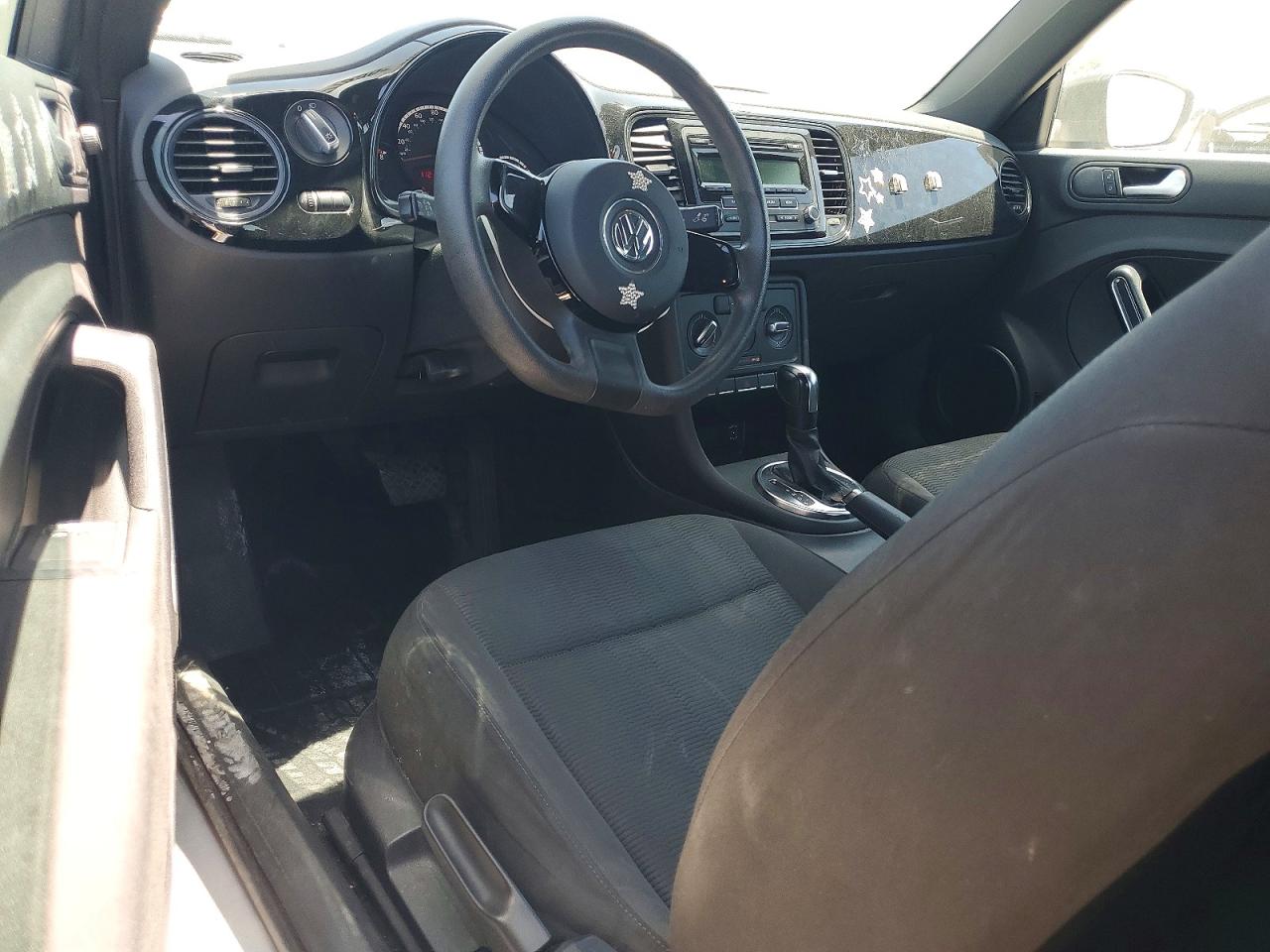 2014 Volkswagen Beetle Silver vin: 3VWF17AT8EM634795