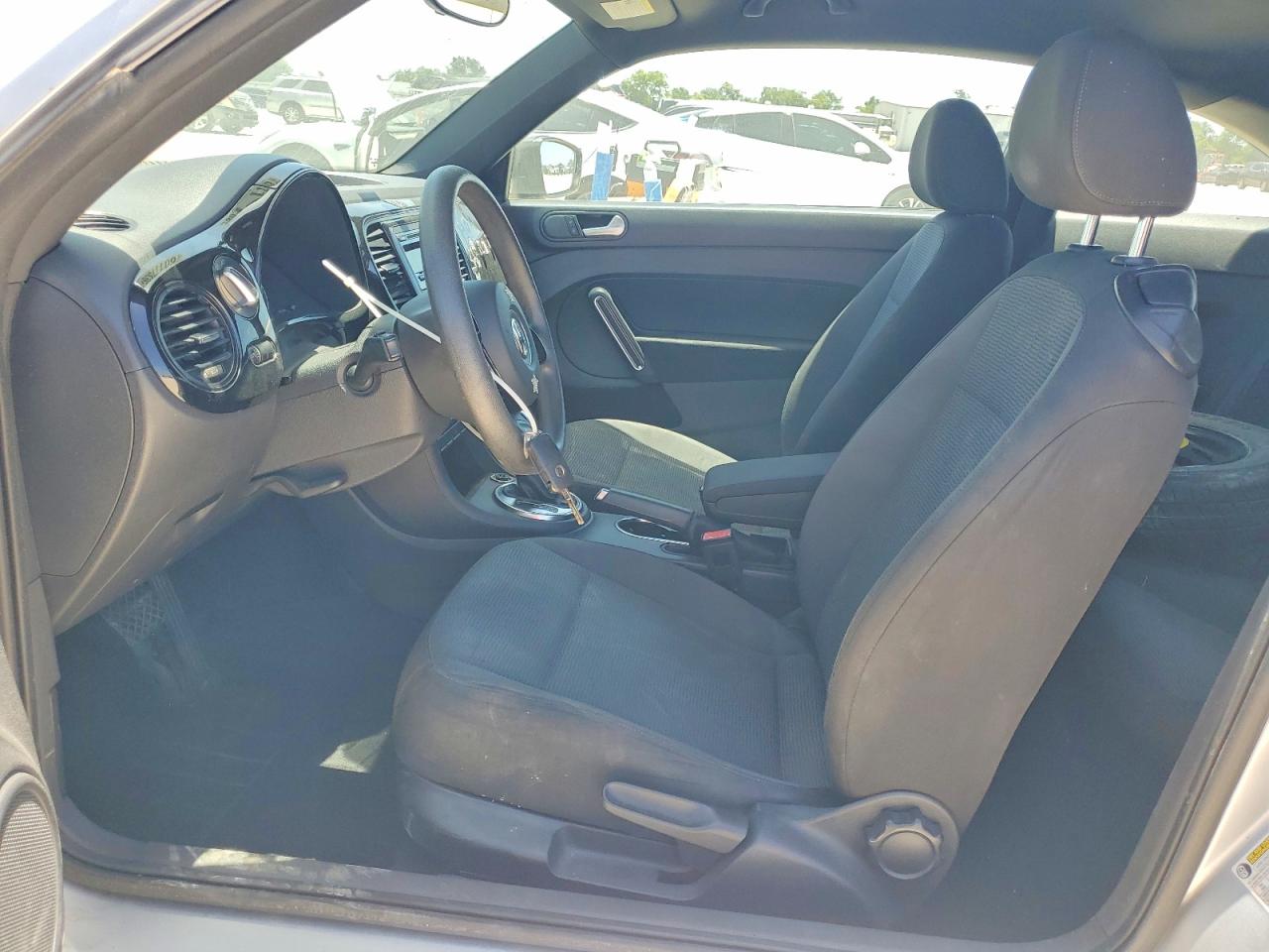 2014 Volkswagen Beetle Silver vin: 3VWF17AT8EM634795