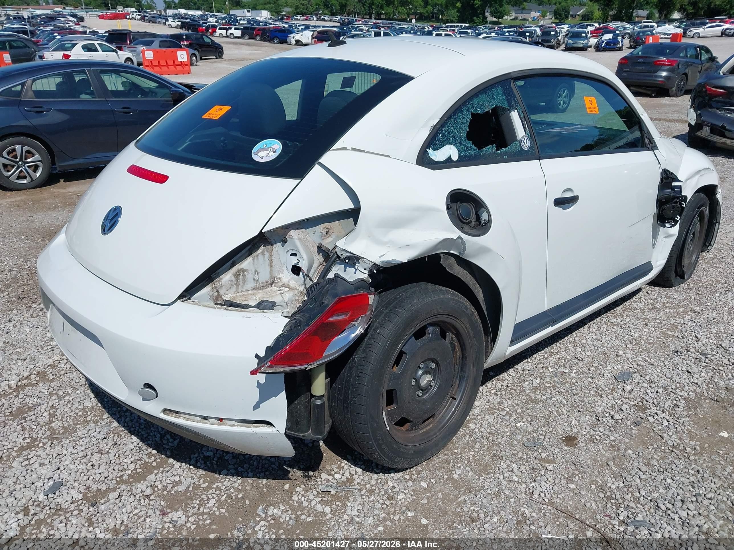 2014 Volkswagen Beetle 1.8t Entry White vin: 3VWF17AT8EM642914