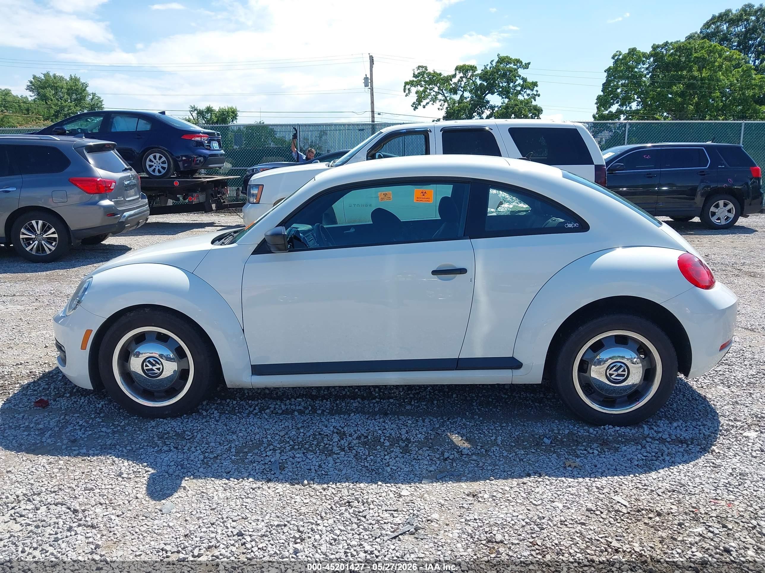 2014 Volkswagen Beetle 1.8t Entry White vin: 3VWF17AT8EM642914