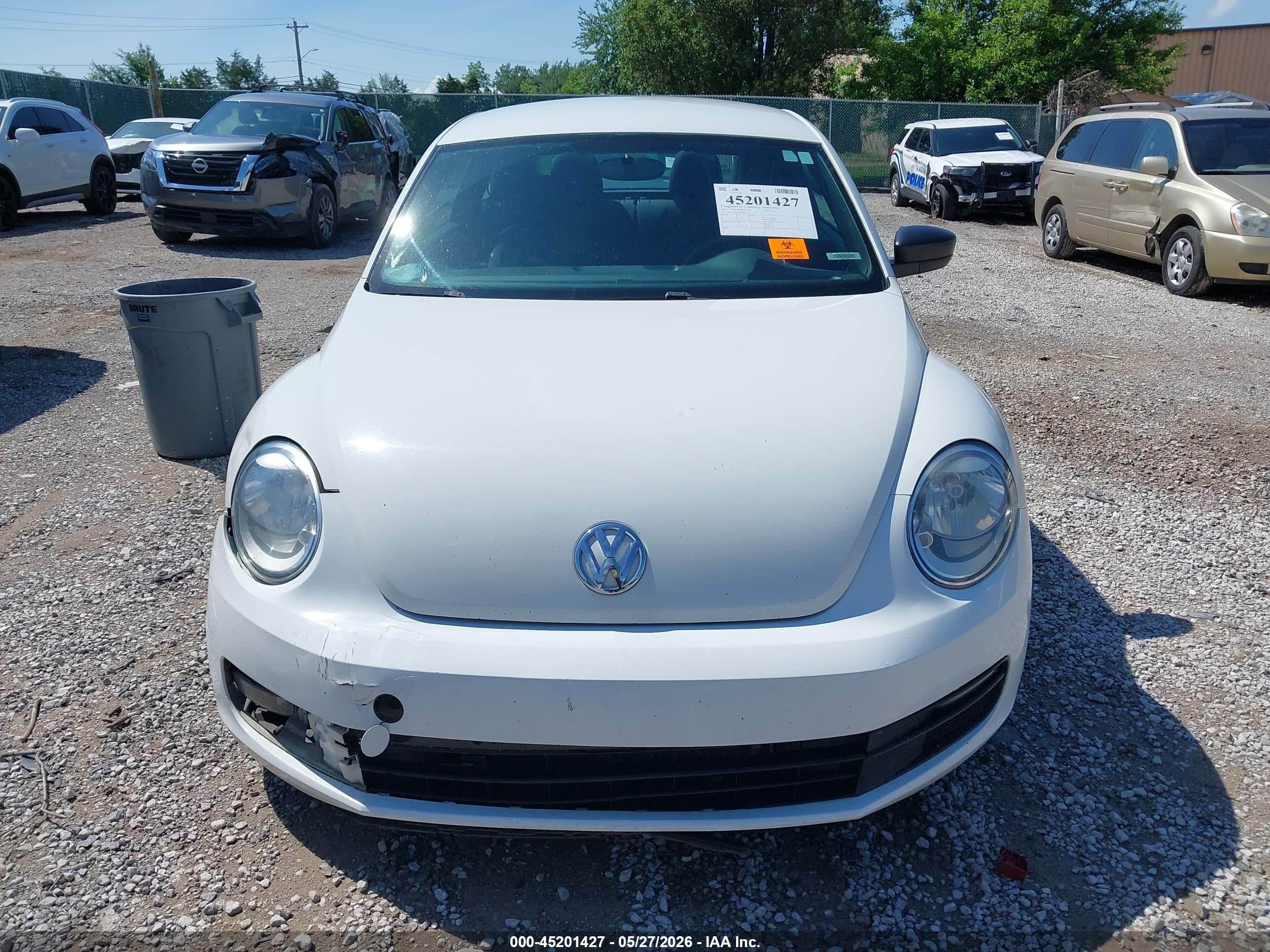 2014 Volkswagen Beetle 1.8t Entry White vin: 3VWF17AT8EM642914