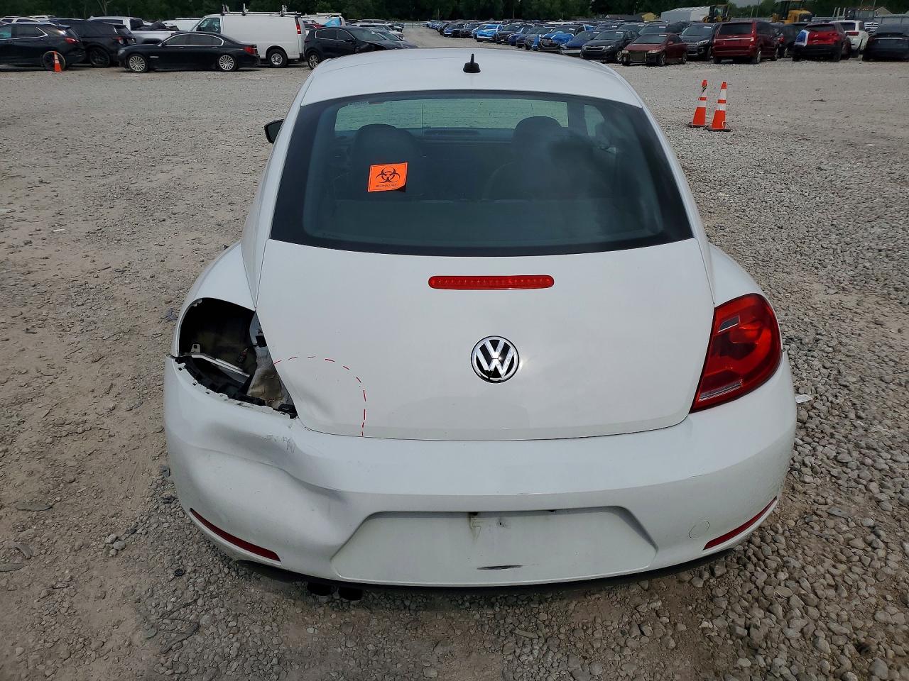 2015 Volkswagen Beetle 1.8t White vin: 3VWF17AT8FM624334