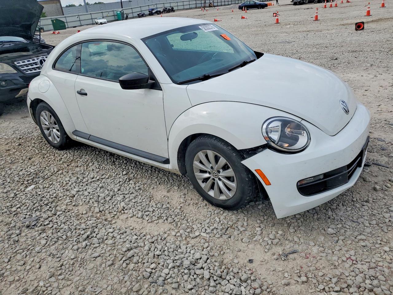 2015 Volkswagen Beetle 1.8t White vin: 3VWF17AT8FM624334