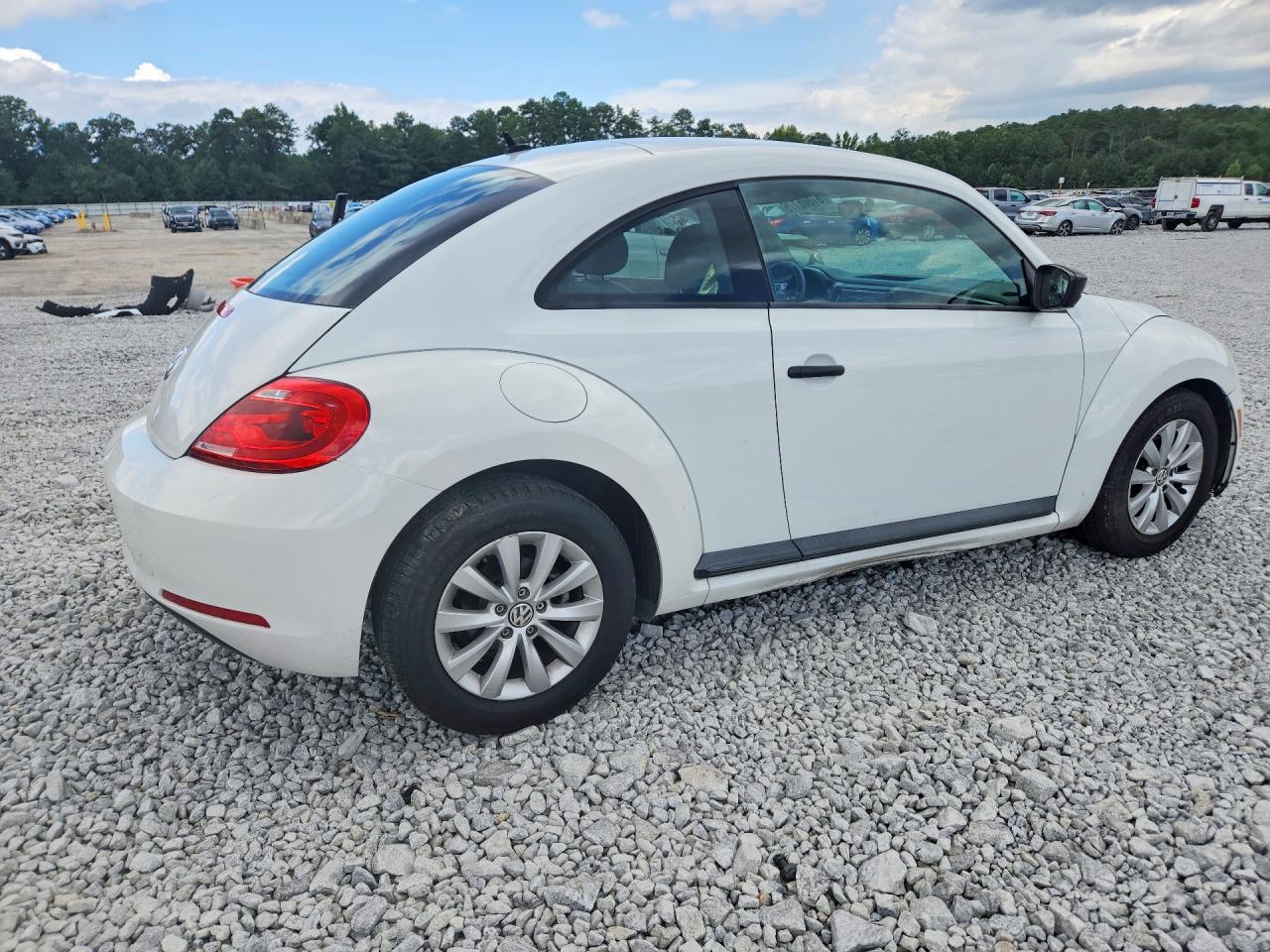 2015 Volkswagen Beetle 1.8t White vin: 3VWF17AT8FM648410