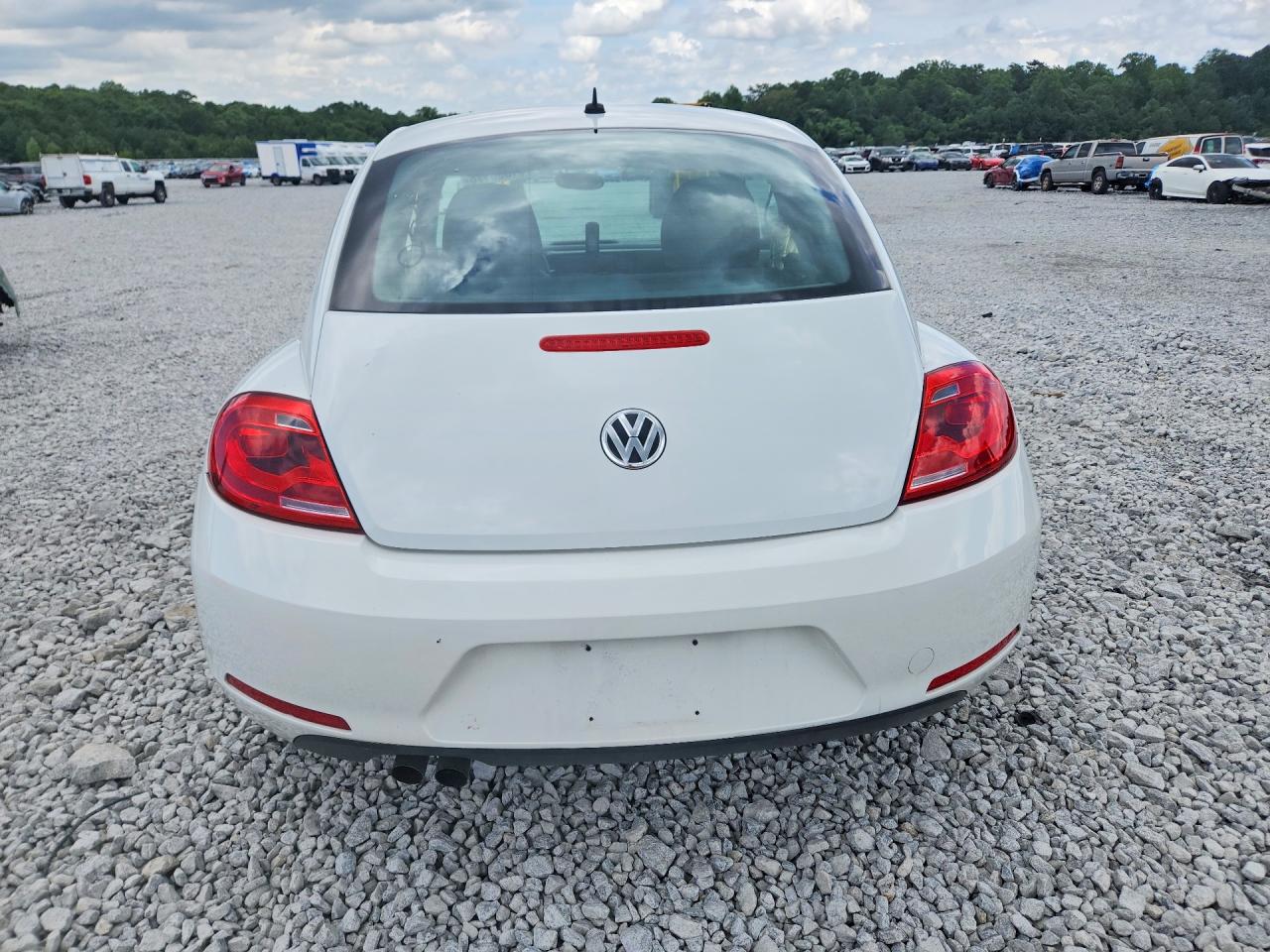 2015 Volkswagen Beetle 1.8t White vin: 3VWF17AT8FM648410