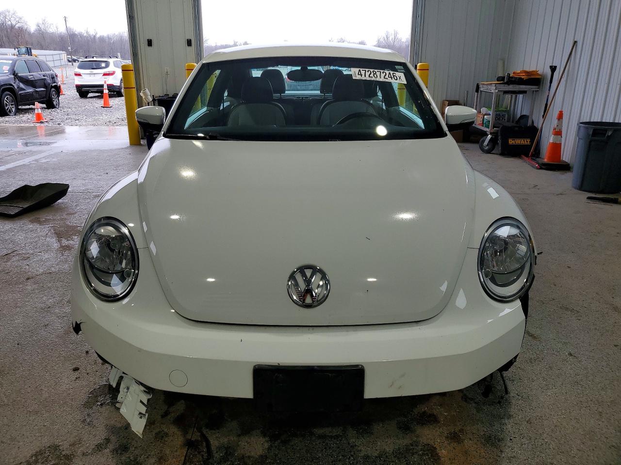 2015 Volkswagen Beetle 1.8t White vin: 3VWF17AT8FM653350