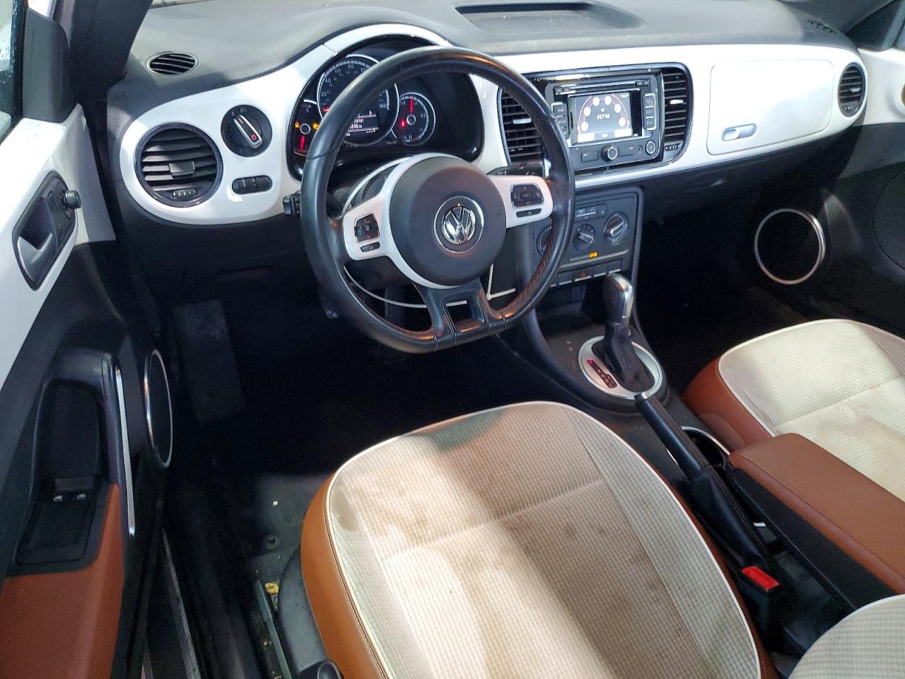 2015 Volkswagen Beetle 1.8t White vin: 3VWF17AT8FM653350