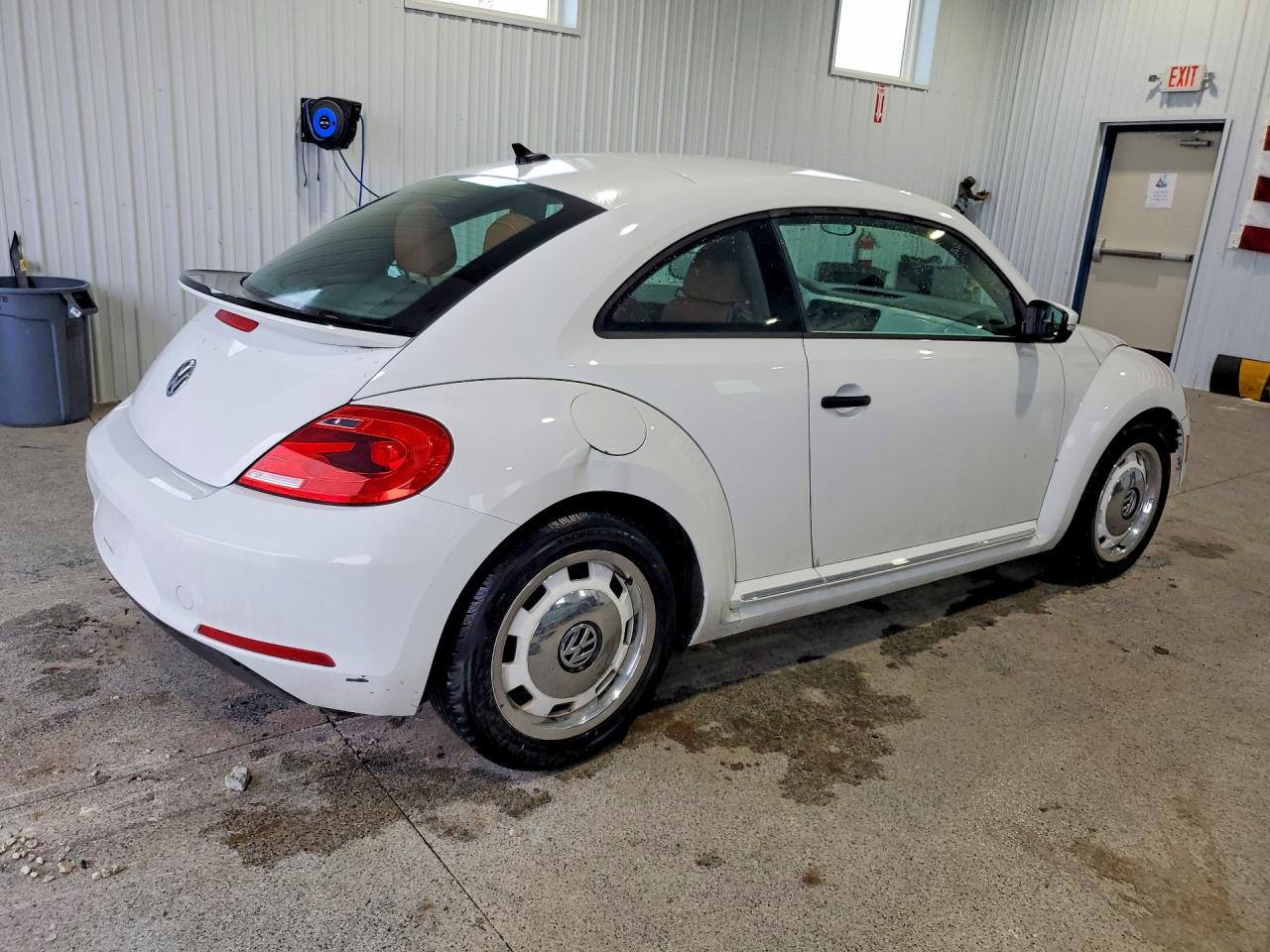 2015 Volkswagen Beetle 1.8t White vin: 3VWF17AT8FM653350