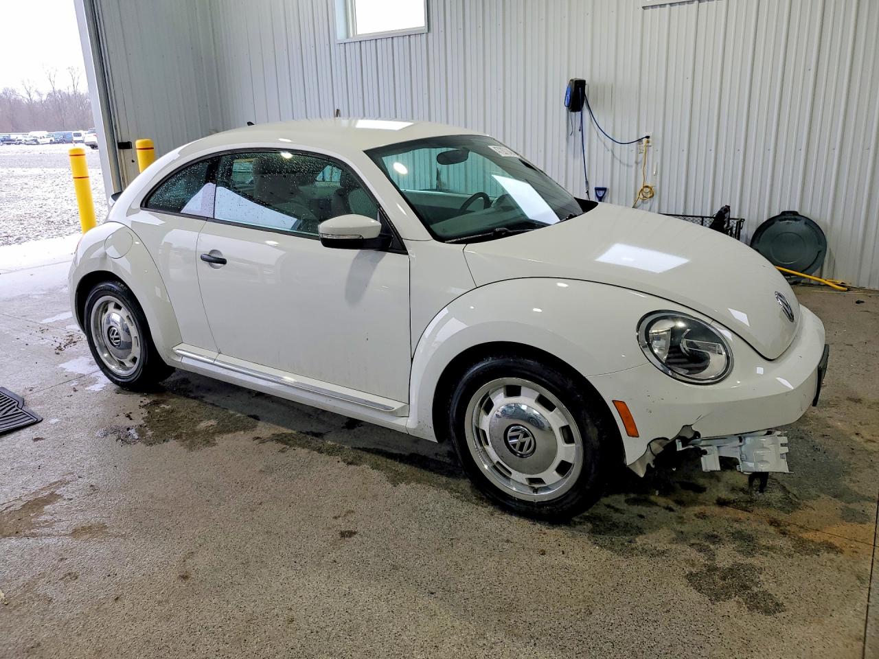 2015 Volkswagen Beetle 1.8t White vin: 3VWF17AT8FM653350