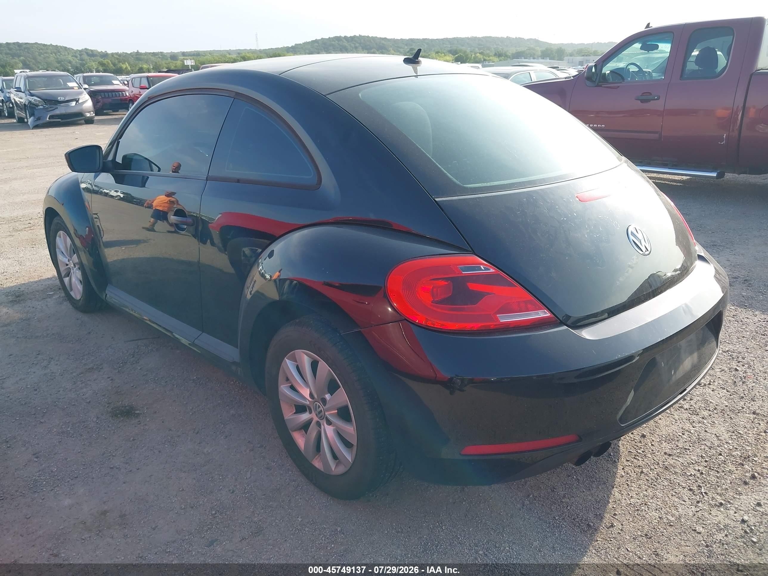 2014 Volkswagen Beetle 1.8t Entry Черный vin: 3VWF17AT9EM641674