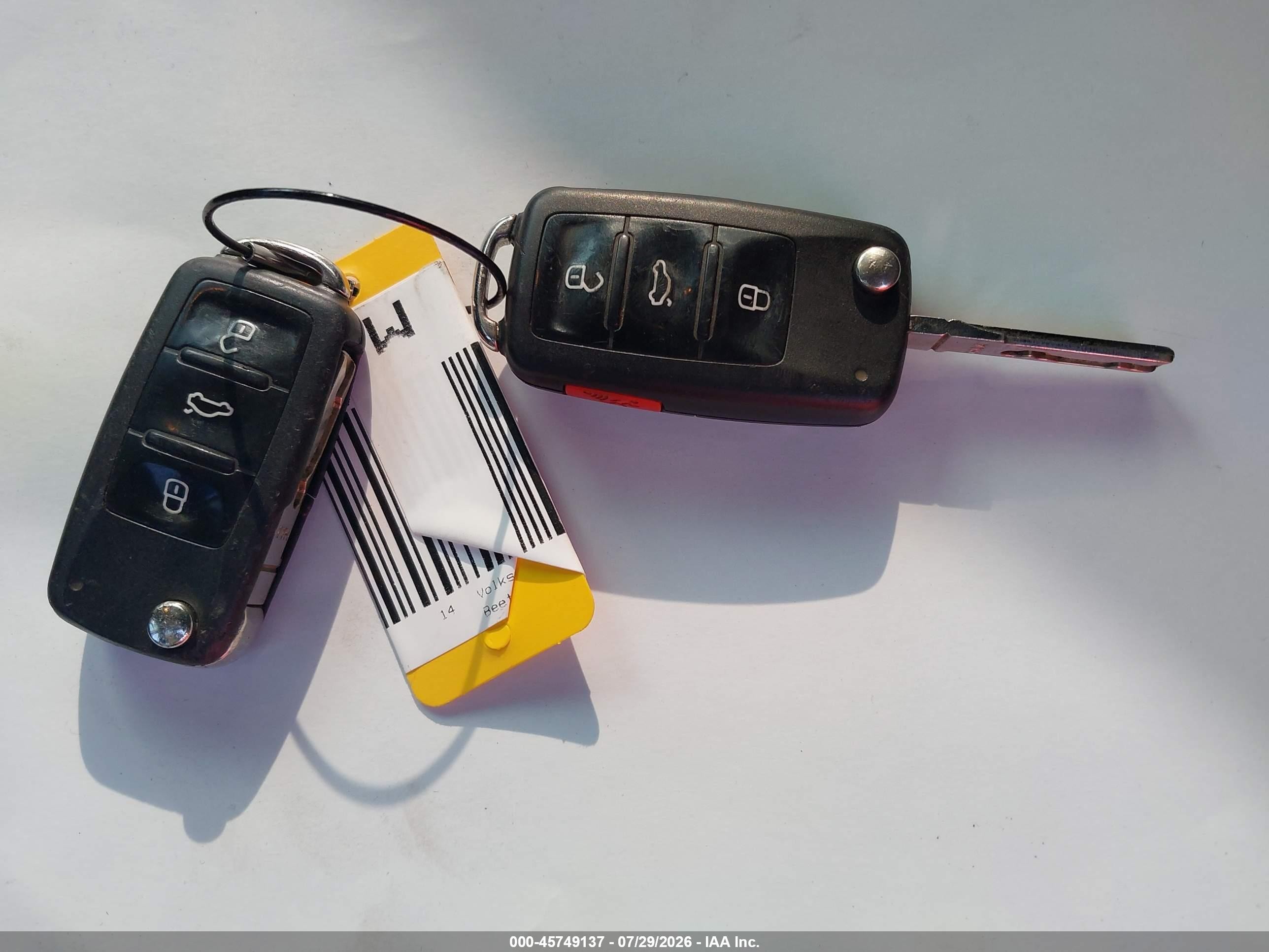 2014 Volkswagen Beetle 1.8t Entry Черный vin: 3VWF17AT9EM641674