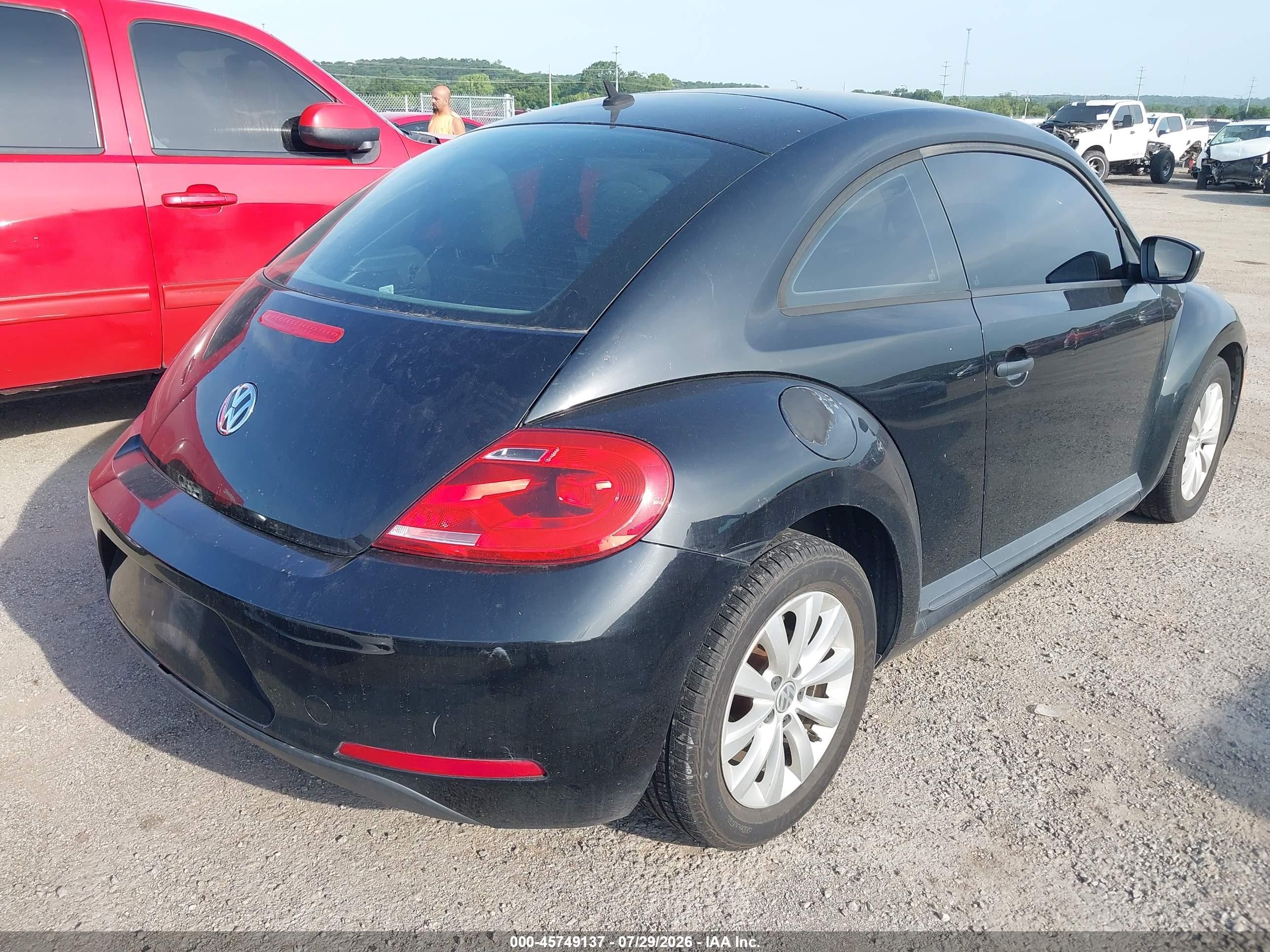 2014 Volkswagen Beetle 1.8t Entry Черный vin: 3VWF17AT9EM641674
