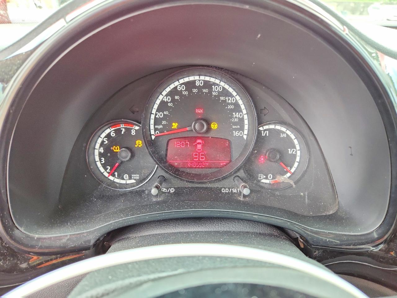 2014 Volkswagen Beetle Red vin: 3VWF17AT9EM656496