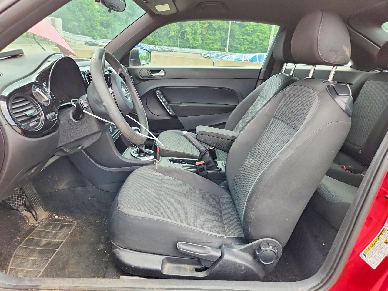 2014 Volkswagen Beetle Red vin: 3VWF17AT9EM656496