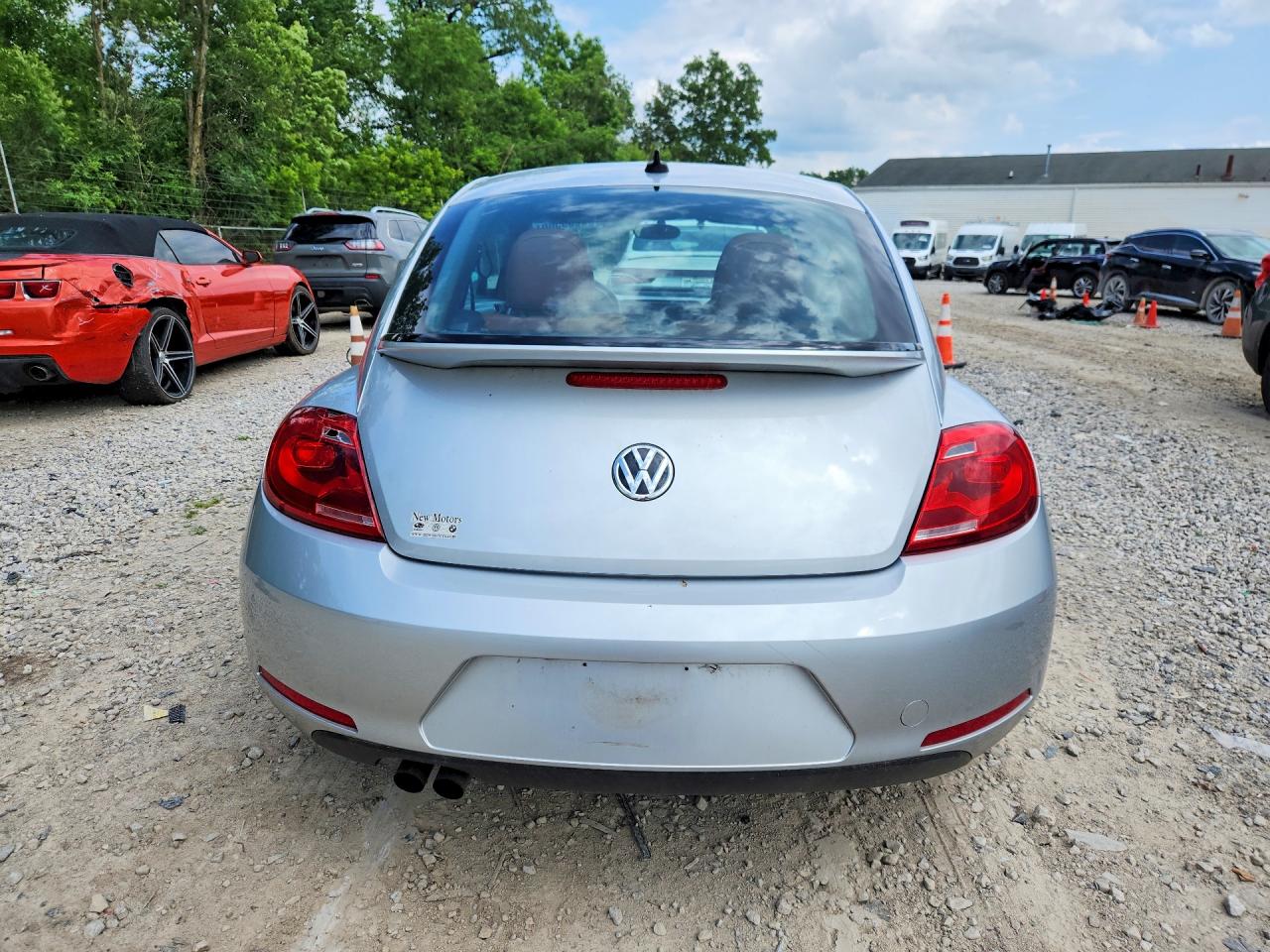 2015 Volkswagen Beetle 1.8t Red vin: 3VWF17AT9FM606893