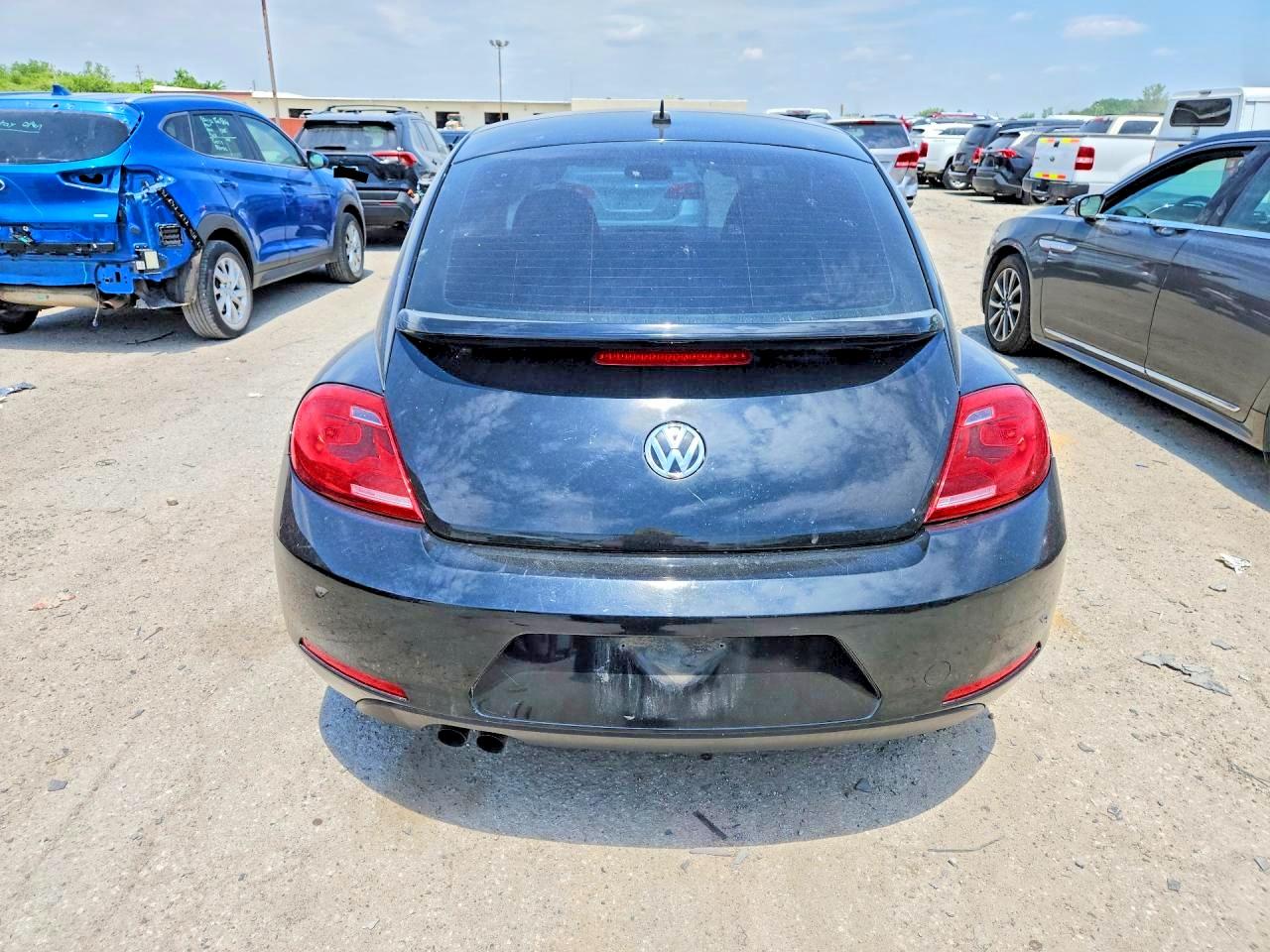 2015 Volkswagen Beetle 1.8t Black vin: 3VWF17AT9FM629526
