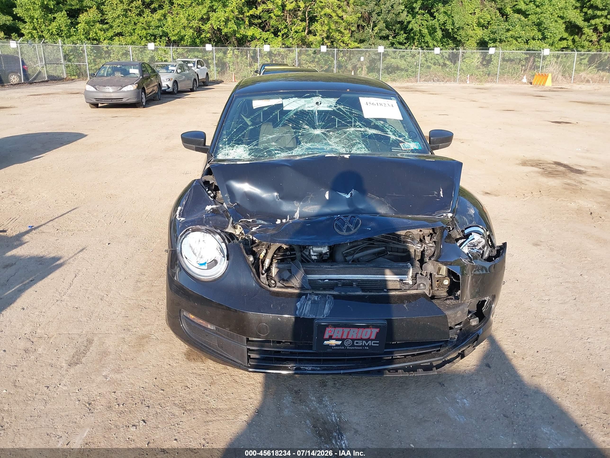 2014 Volkswagen Beetle 1.8t Entry Черный vin: 3VWF17ATXEM652912