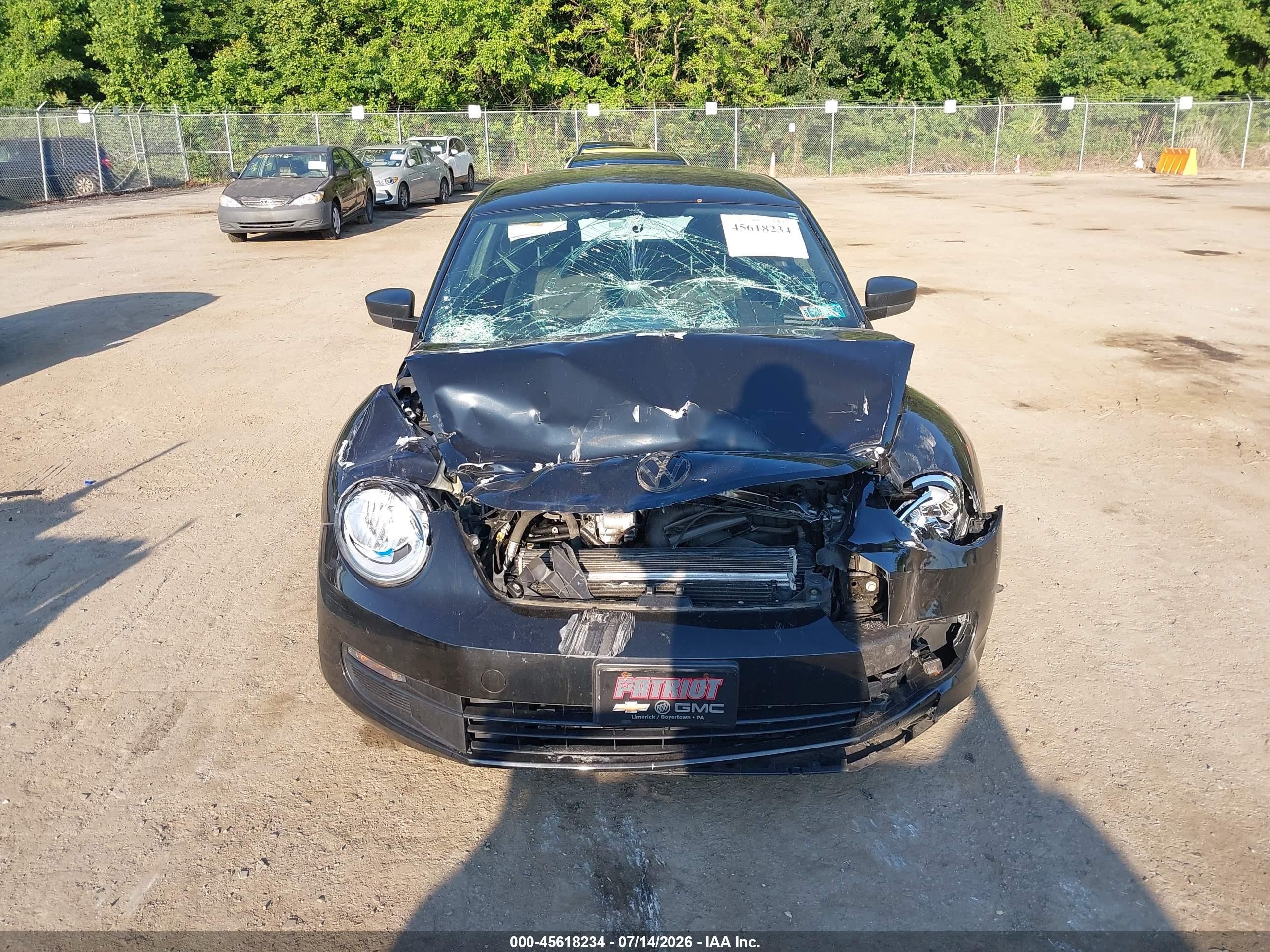 2014 Volkswagen Beetle 1.8t Entry Черный vin: 3VWF17ATXEM652912