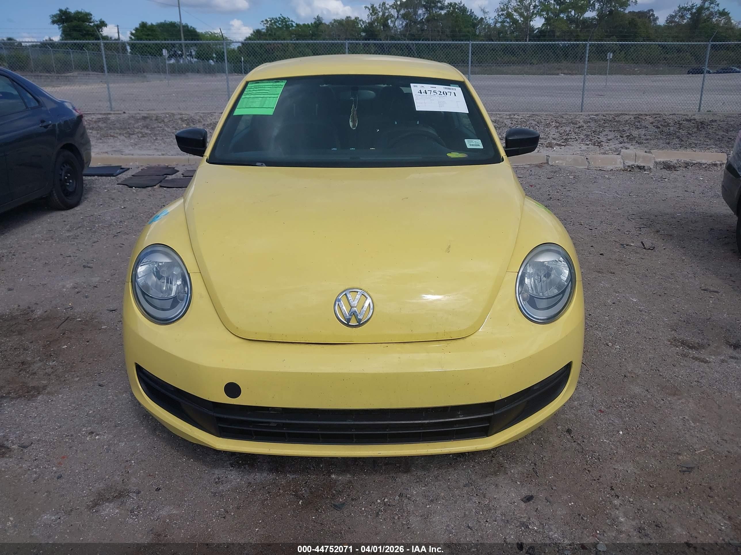 2015 Volkswagen Beetle 1.8t Fleet Edition Yellow vin: 3VWF17ATXFM613058