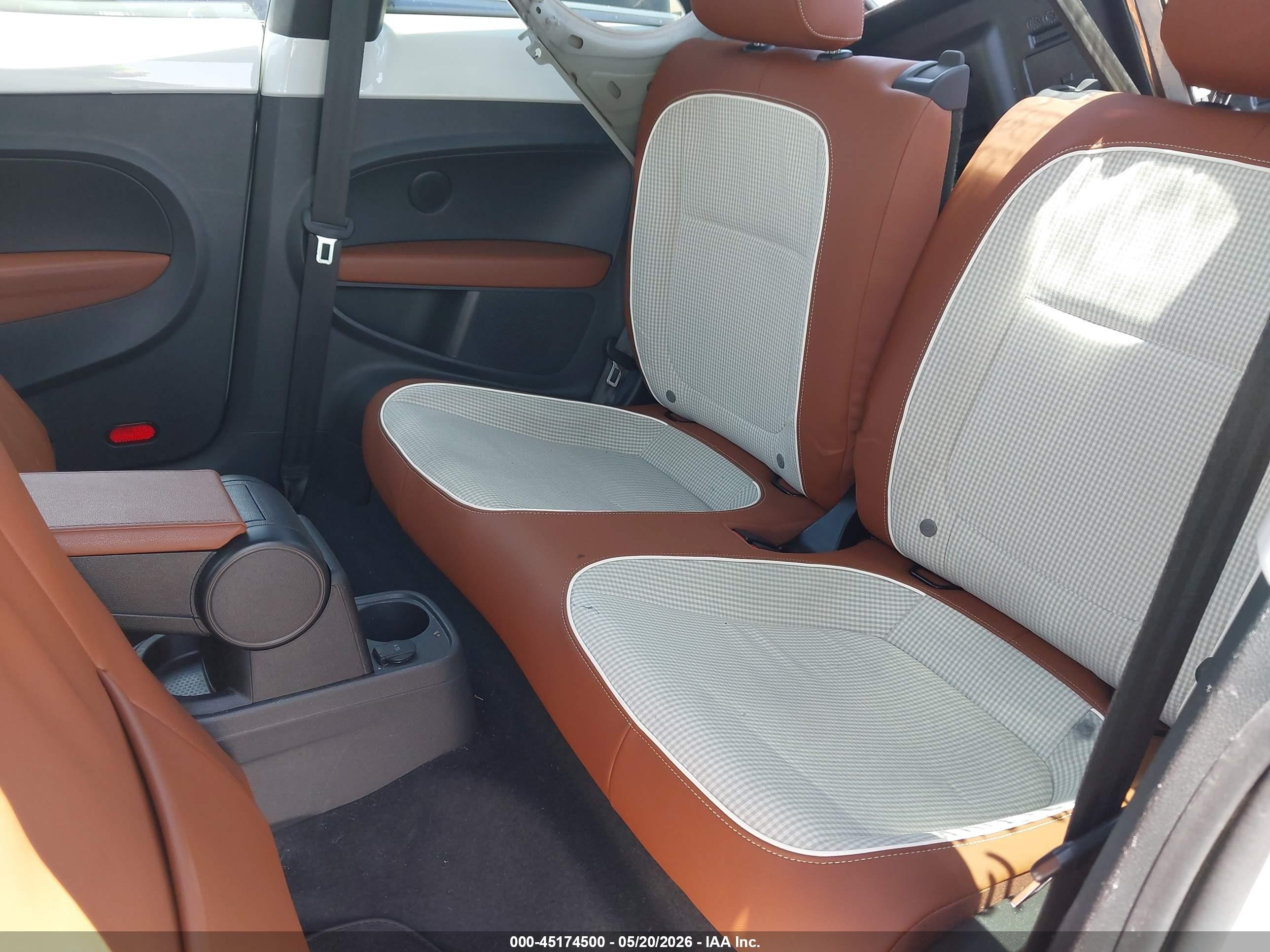 2015 Volkswagen Beetle 1.8t Classic White vin: 3VWF17ATXFM653432