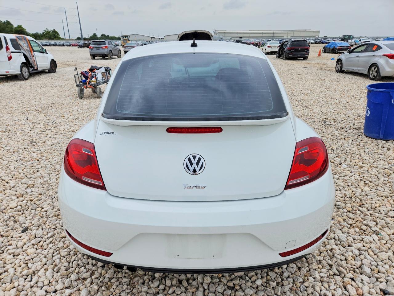 2017 Volkswagen Beetle 1.8t Белый vin: 3VWF17ATXHM610700