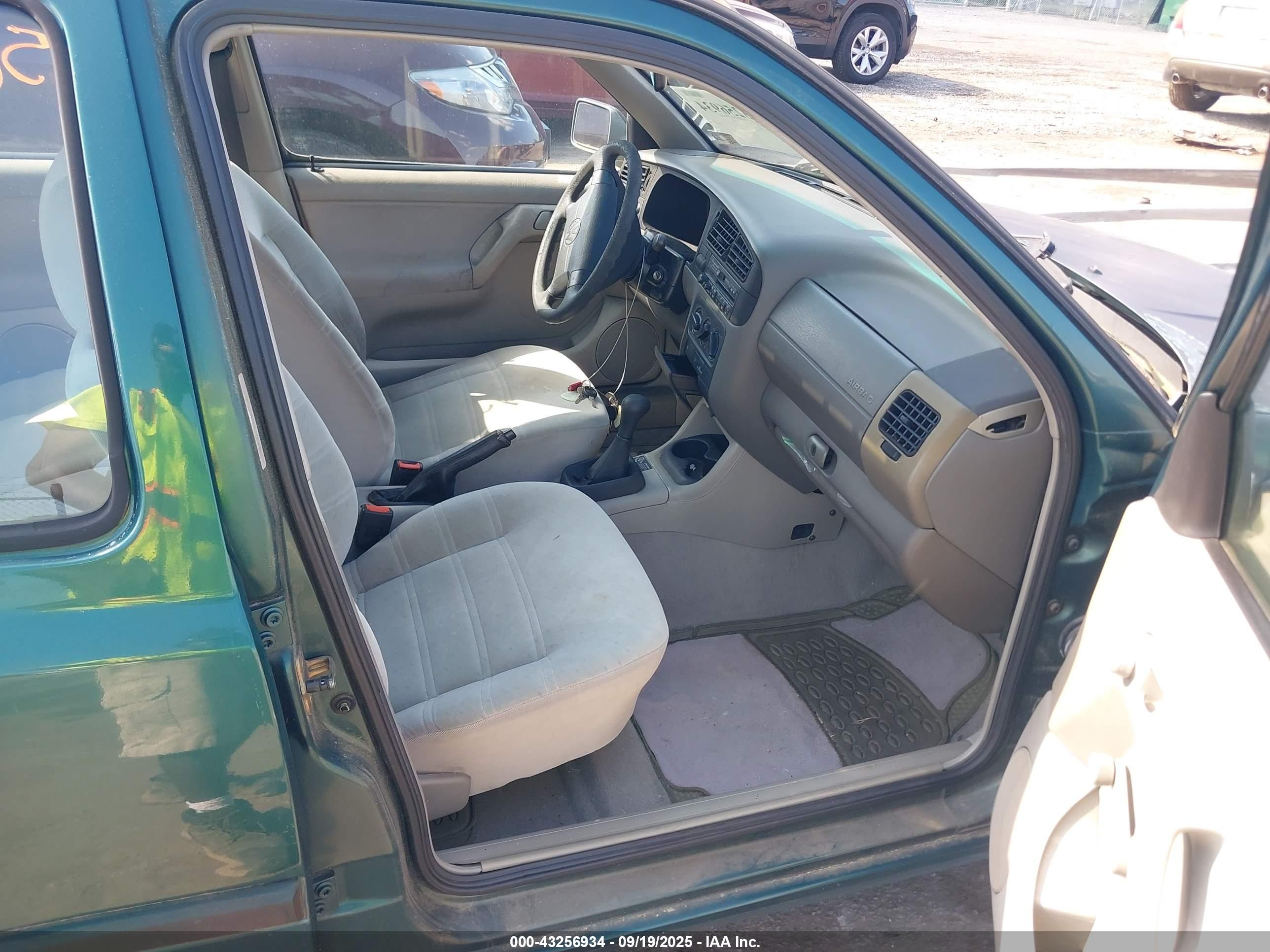 1997 Volkswagen Golf Gl Green vin: 3VWFA81H8VM009069