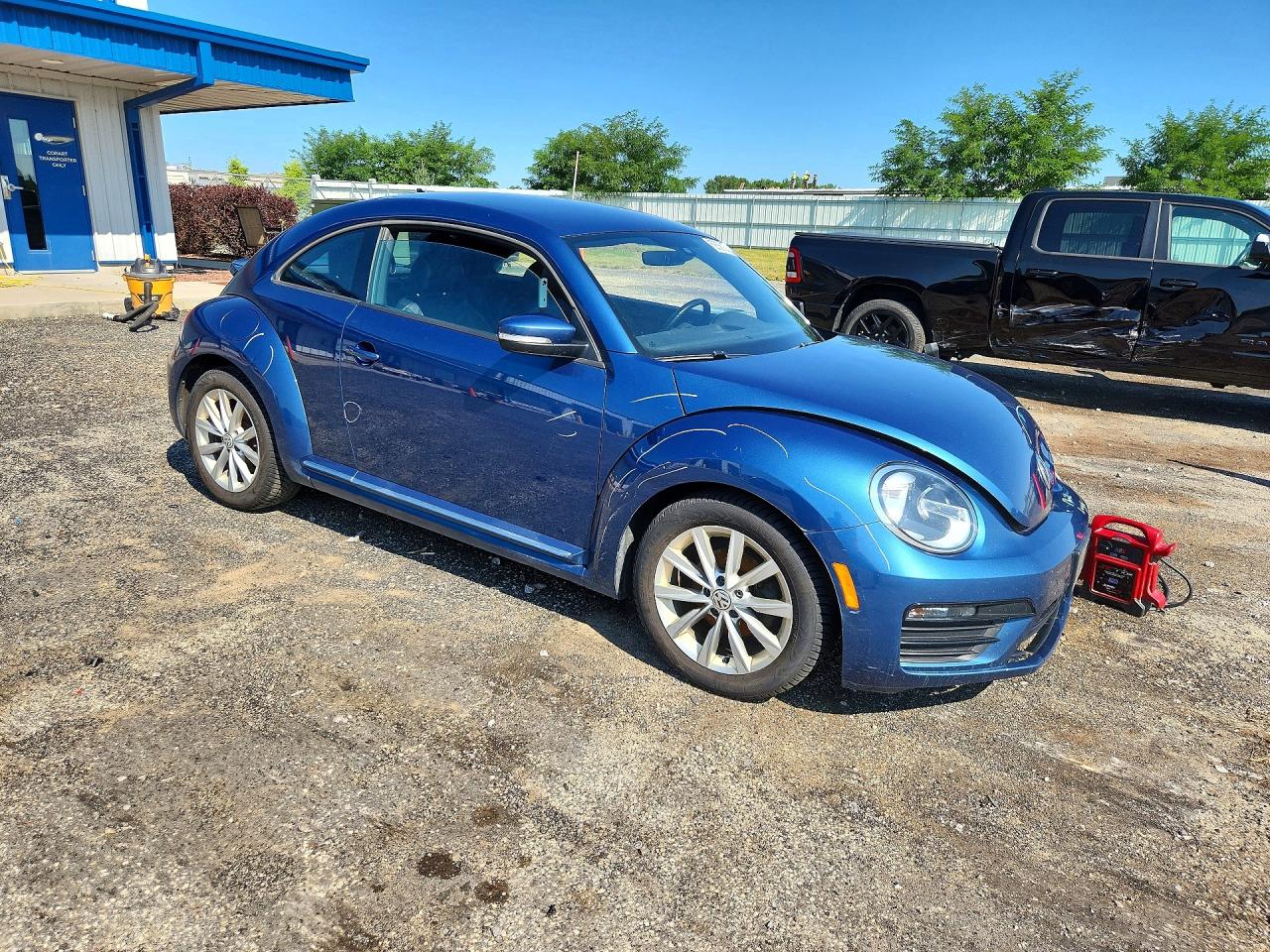 2018 Volkswagen Beetle S Blue vin: 3VWFD7AT1JM727739