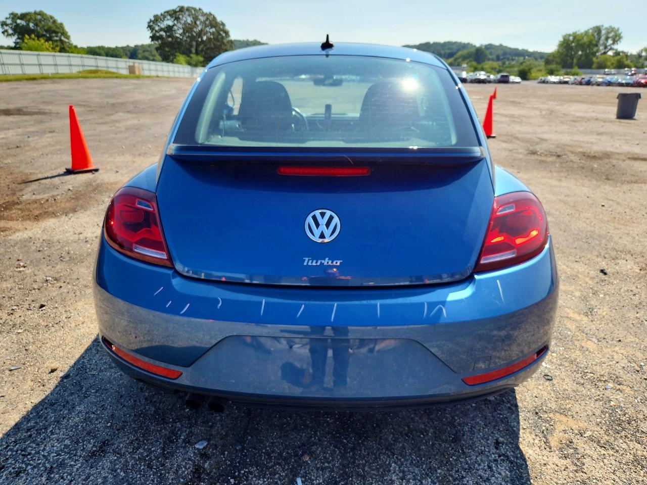 2018 Volkswagen Beetle S Blue vin: 3VWFD7AT1JM727739