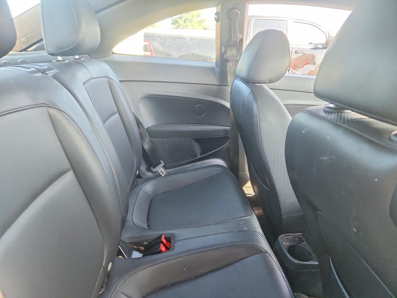 2018 Volkswagen Beetle S Blue vin: 3VWFD7AT1JM727739