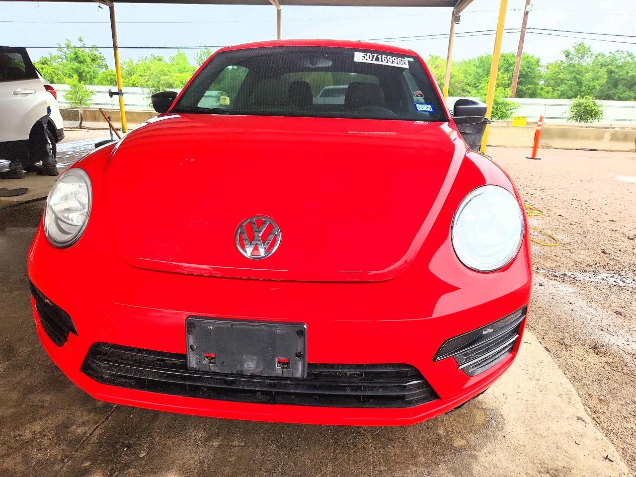 2018 Volkswagen Beetle Red vin: 3VWFD7AT2JM721514