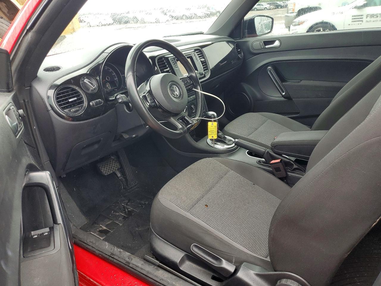 2018 Volkswagen Beetle Red vin: 3VWFD7AT2JM721514