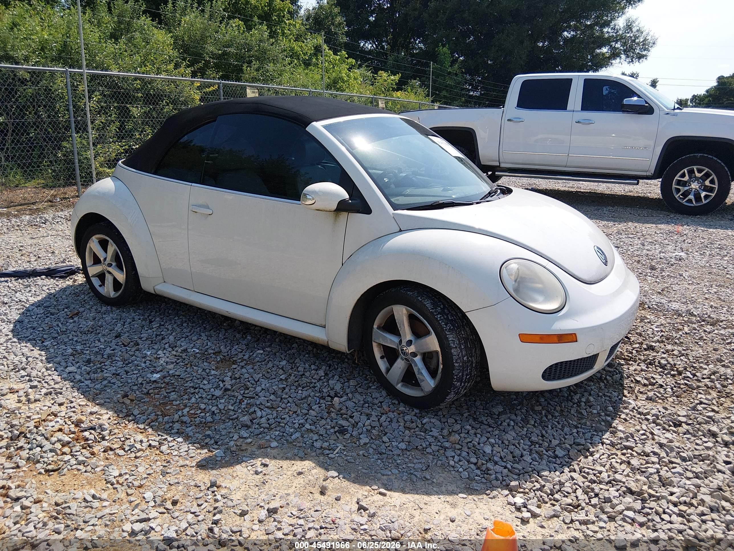 2007 Volkswagen New Beetle Triple White White vin: 3VWFF31Y67M411339