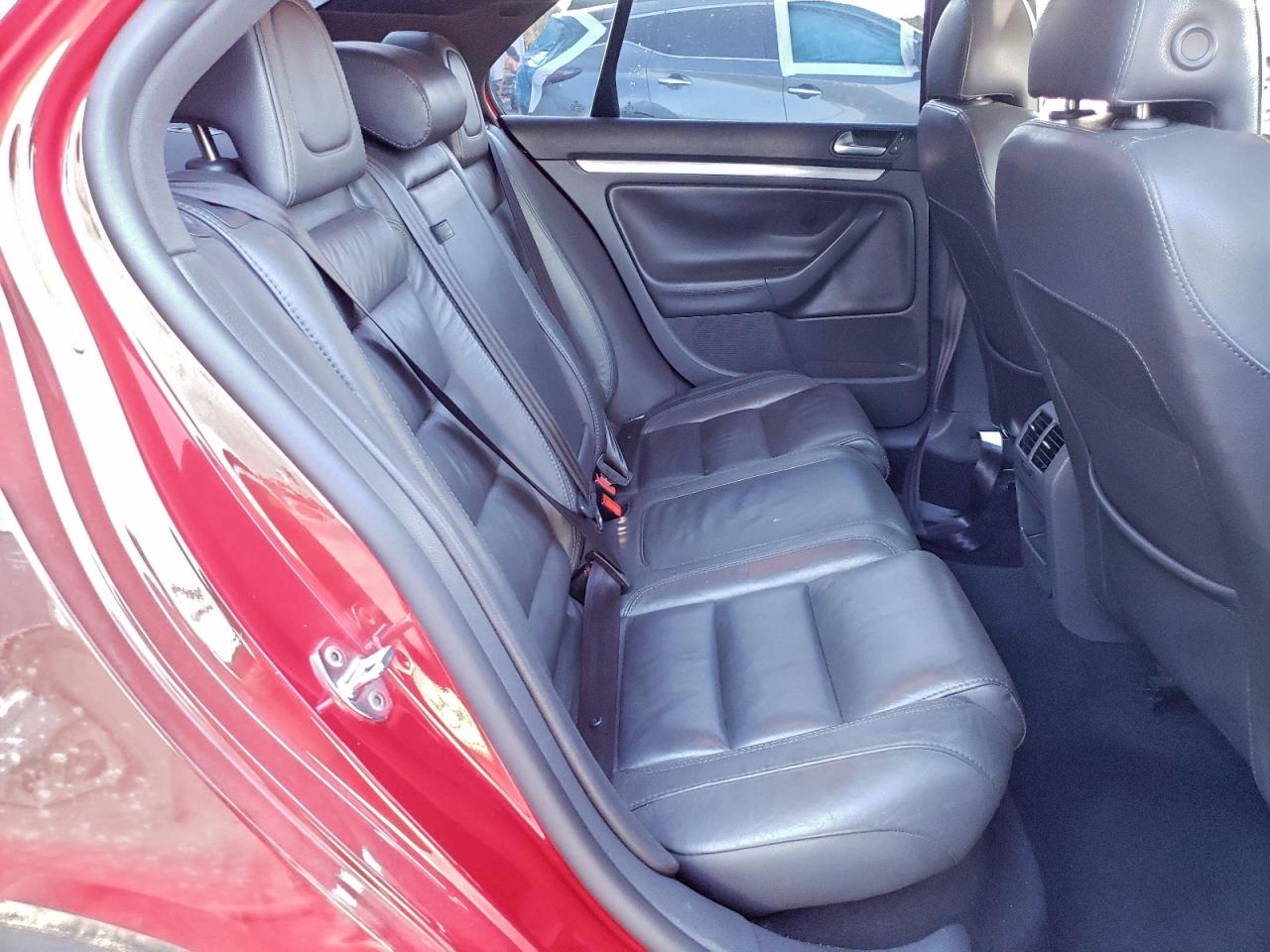 2008 Volkswagen Gli Autobahn Red vin: 3VWFJ71K48M073796