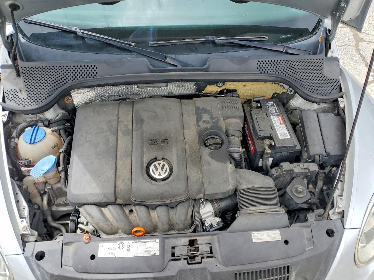 2012 Volkswagen Beetle Silver vin: 3VWFP7AT0CM654082