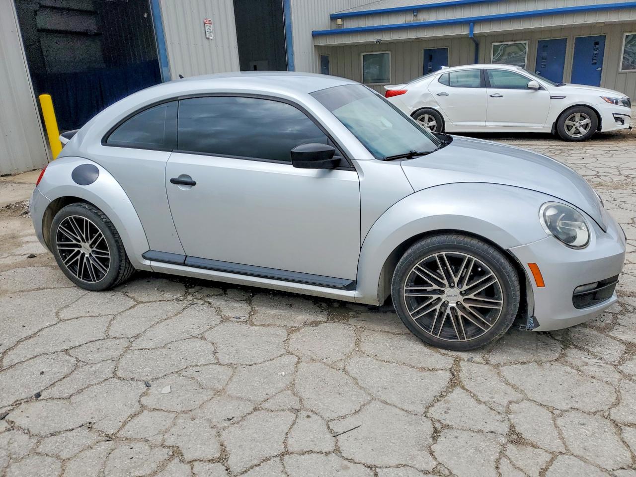 2012 Volkswagen Beetle Silver vin: 3VWFP7AT0CM654082
