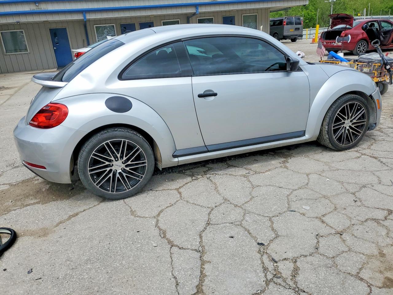 2012 Volkswagen Beetle Silver vin: 3VWFP7AT0CM654082