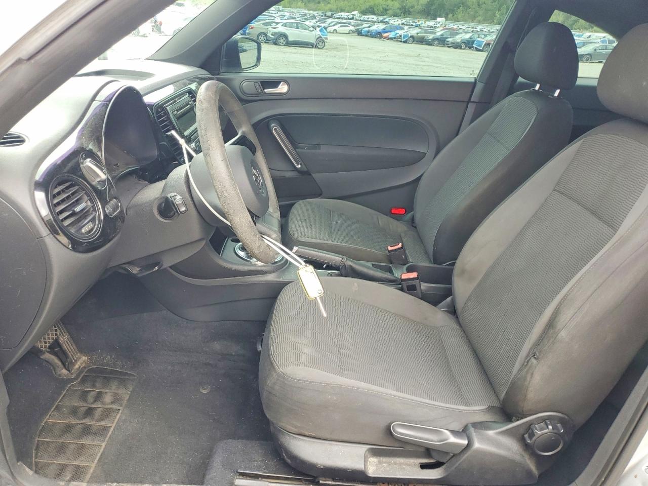 2012 Volkswagen Beetle Silver vin: 3VWFP7AT0CM654082