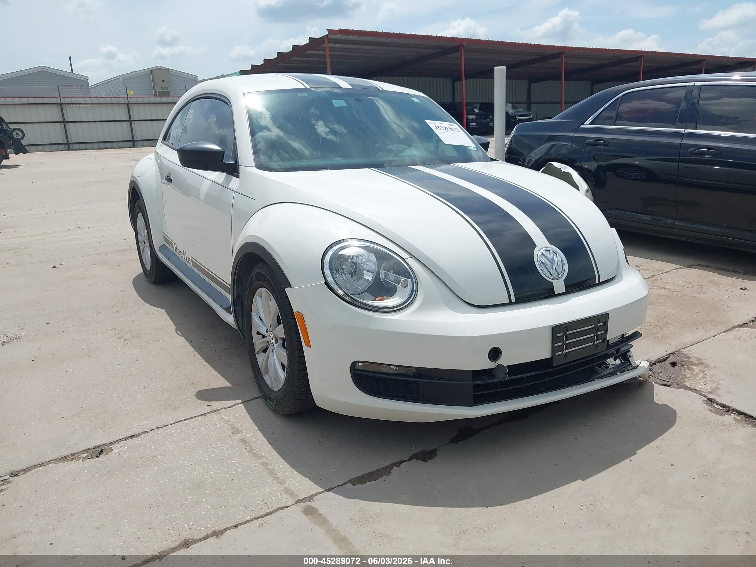 2013 Volkswagen Beetle 2.5l Entry Белый vin: 3VWFP7AT0DM627661