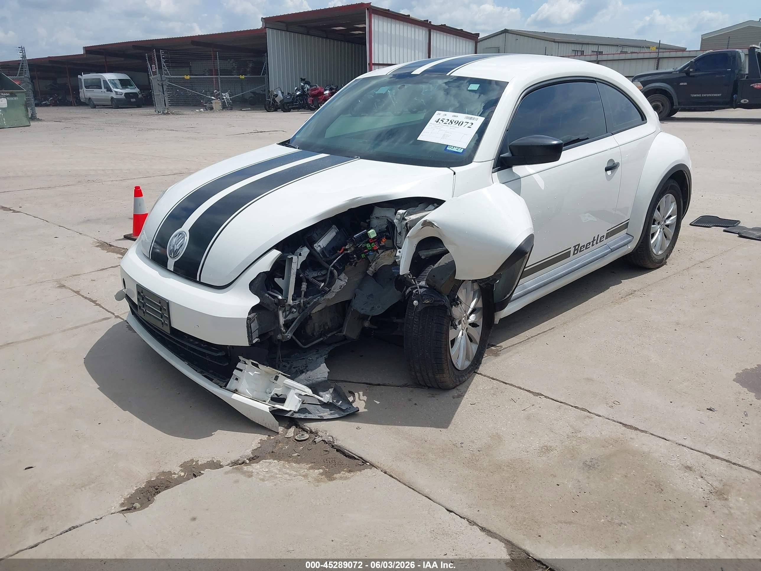 2013 Volkswagen Beetle 2.5l Entry White vin: 3VWFP7AT0DM627661