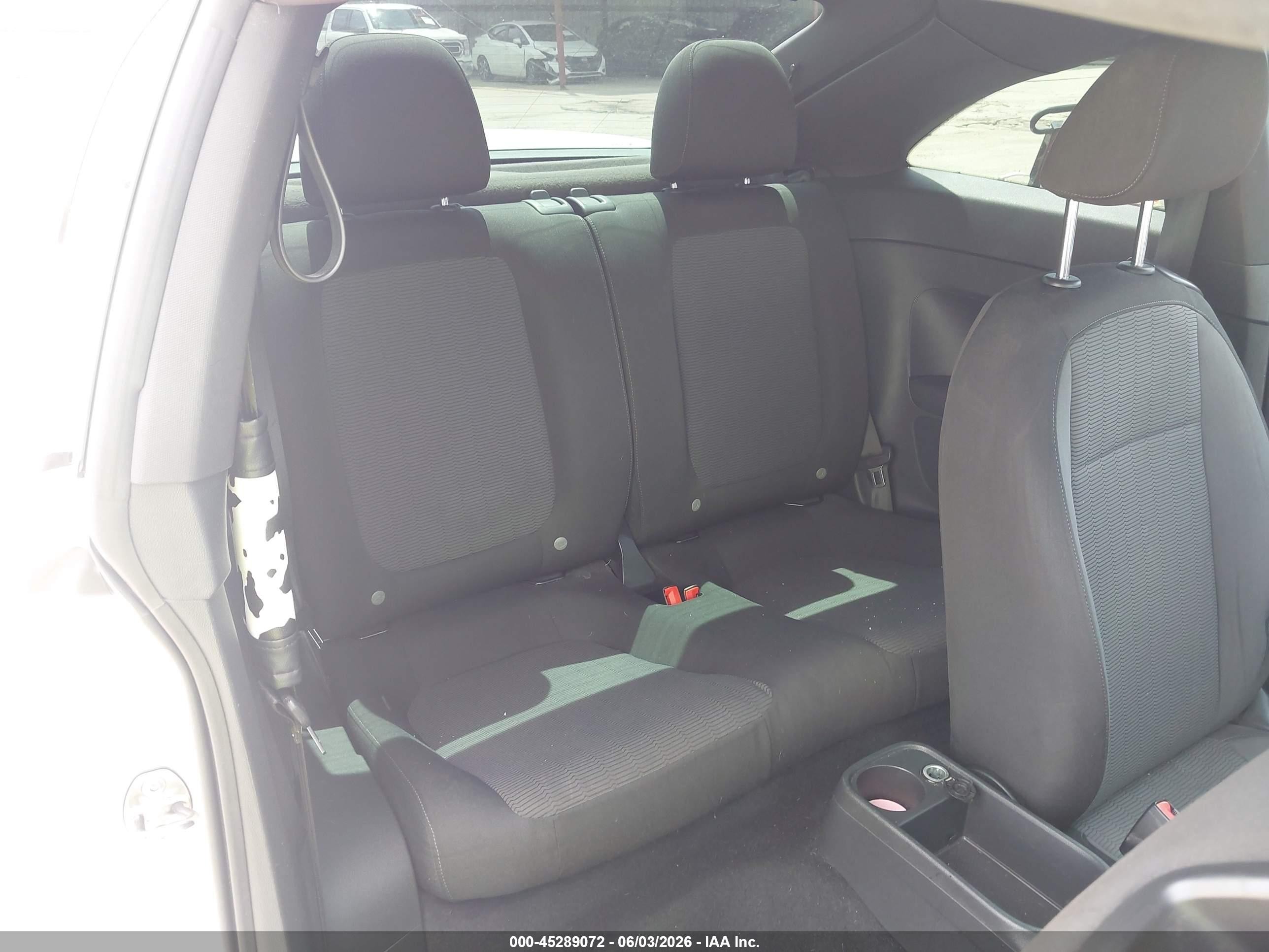 2013 Volkswagen Beetle 2.5l Entry White vin: 3VWFP7AT0DM627661
