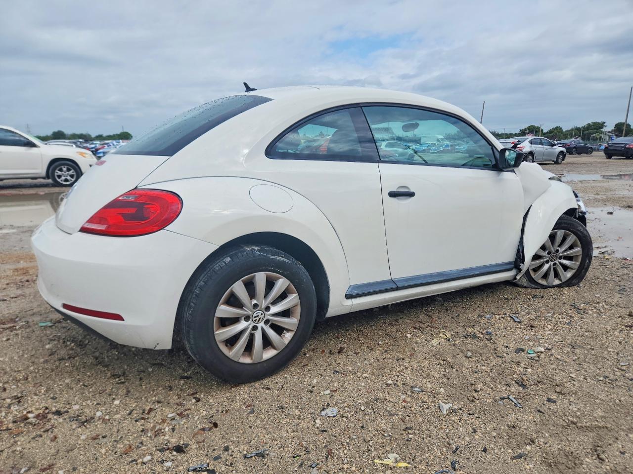 2013 Volkswagen Beetle White vin: 3VWFP7AT0DM640328