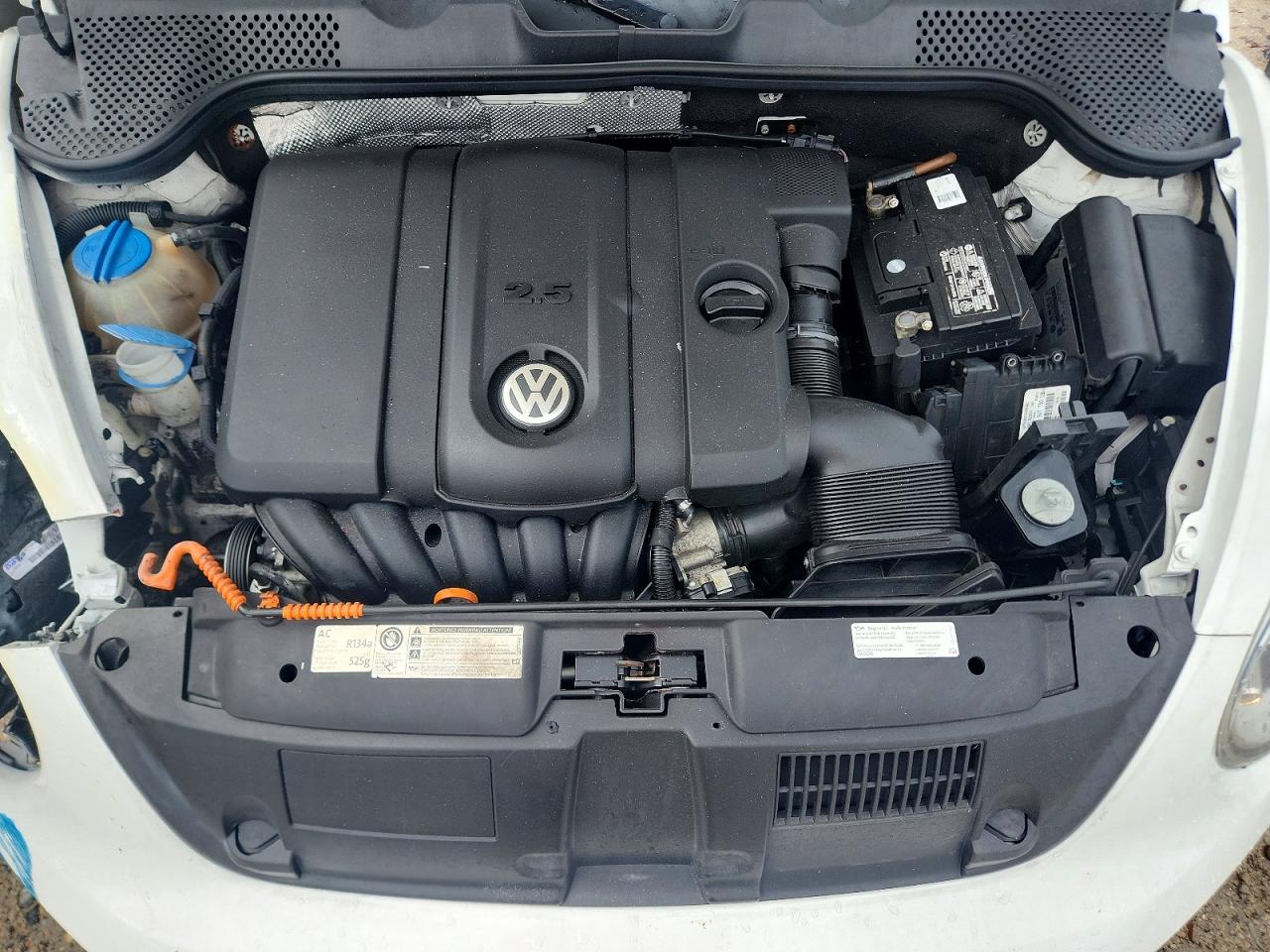 2013 Volkswagen Beetle White vin: 3VWFP7AT0DM640328