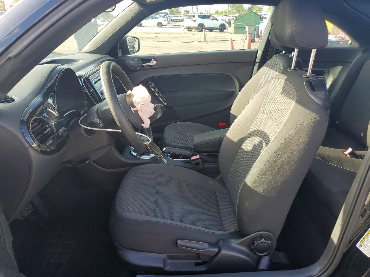 2014 Volkswagen Beetle Черный vin: 3VWFP7AT0EM627841