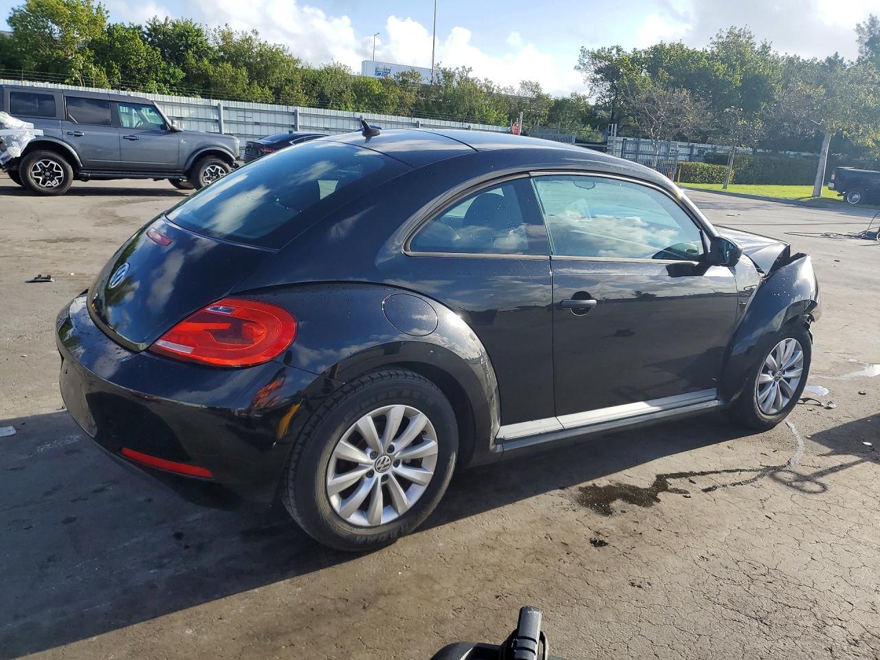 2014 Volkswagen Beetle Черный vin: 3VWFP7AT0EM627841