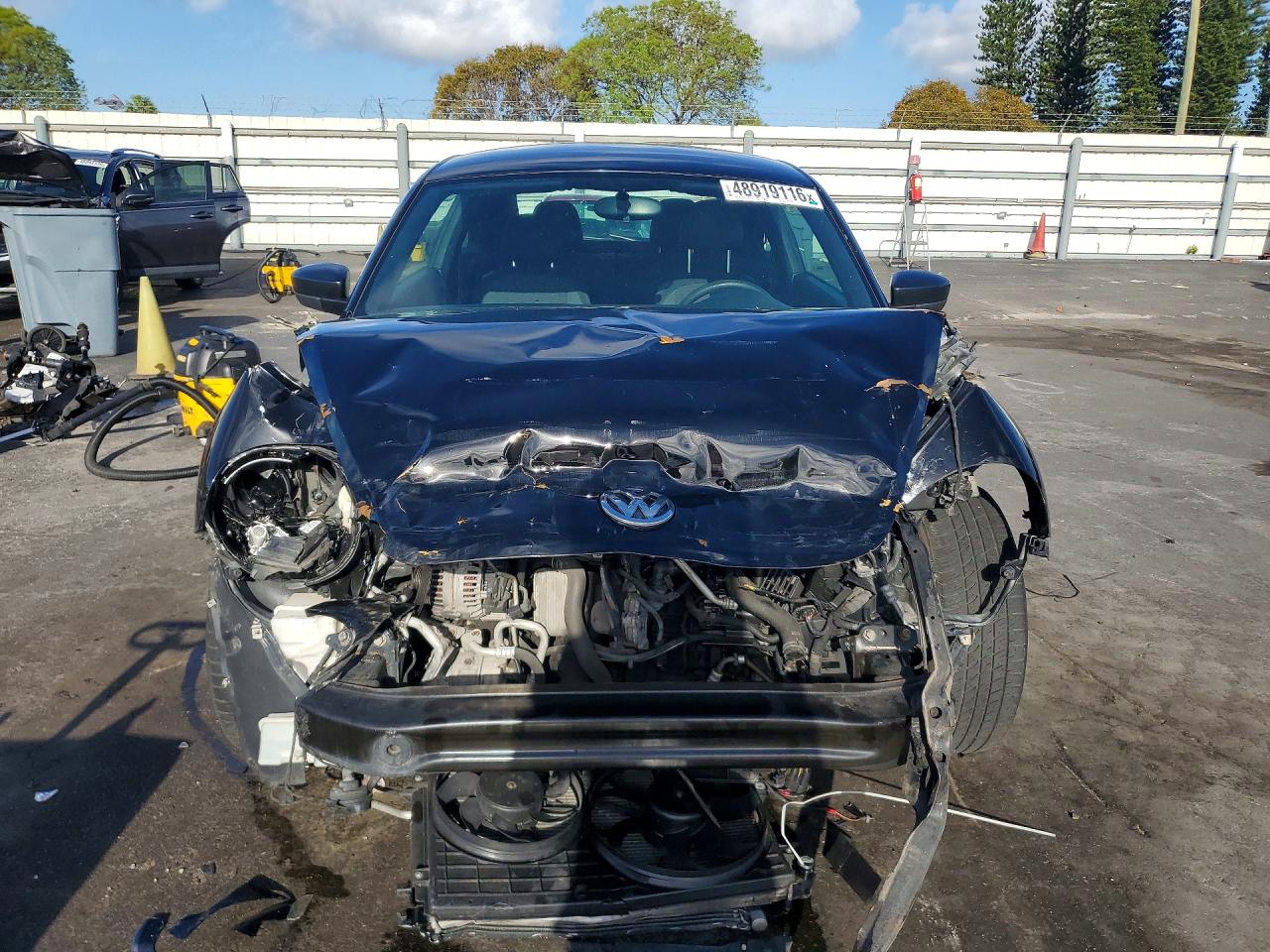 2014 Volkswagen Beetle Черный vin: 3VWFP7AT0EM627841