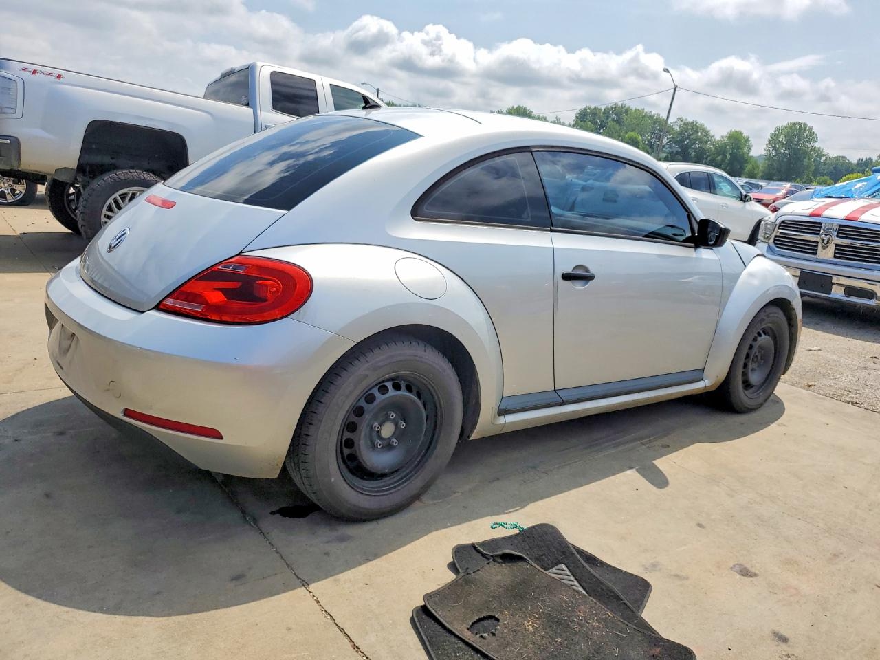 2012 Volkswagen Beetle Silver vin: 3VWFP7AT1CM644693