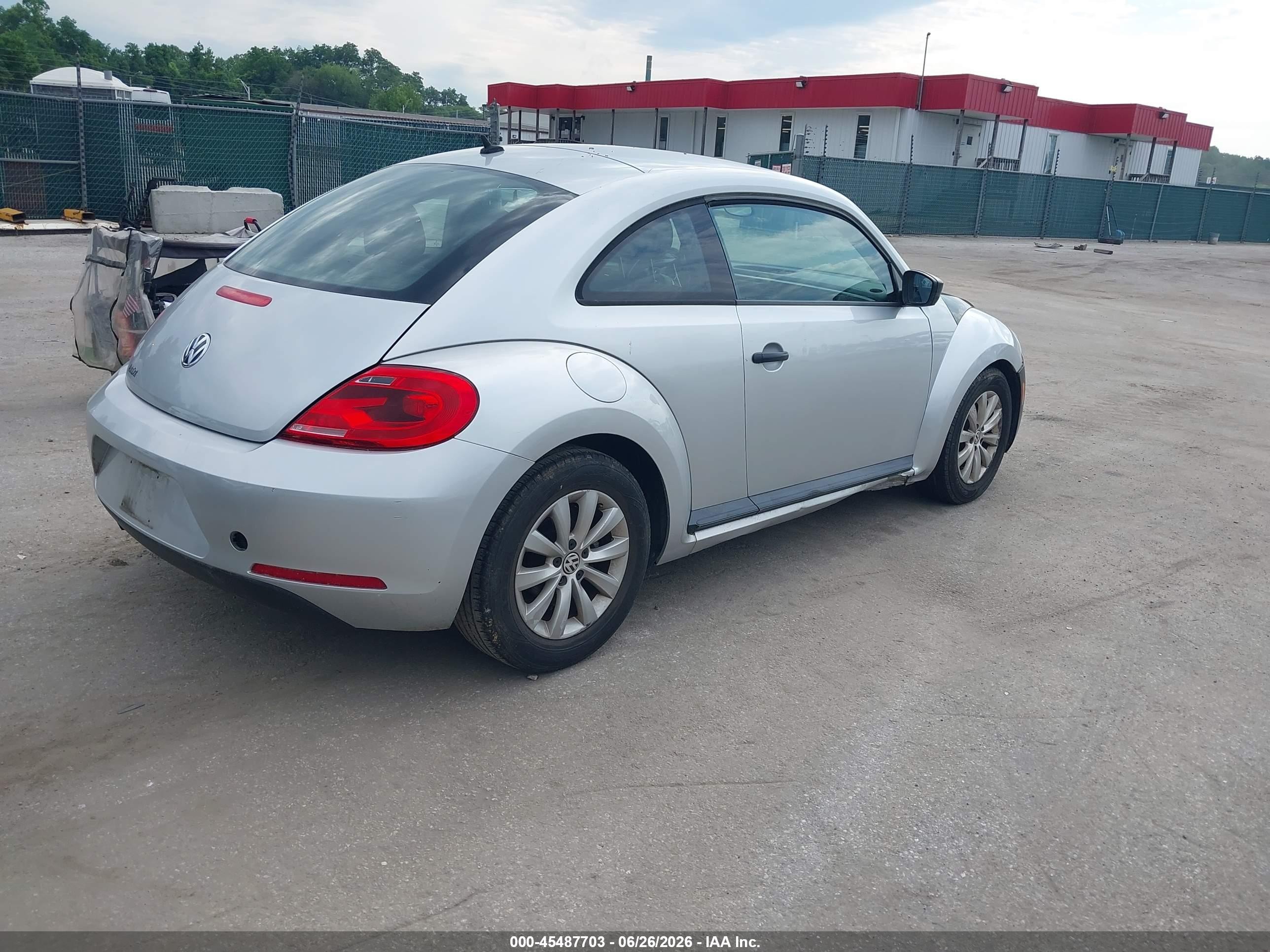 2014 Volkswagen Beetle 2.5l Entry Silver vin: 3VWFP7AT1EM606206