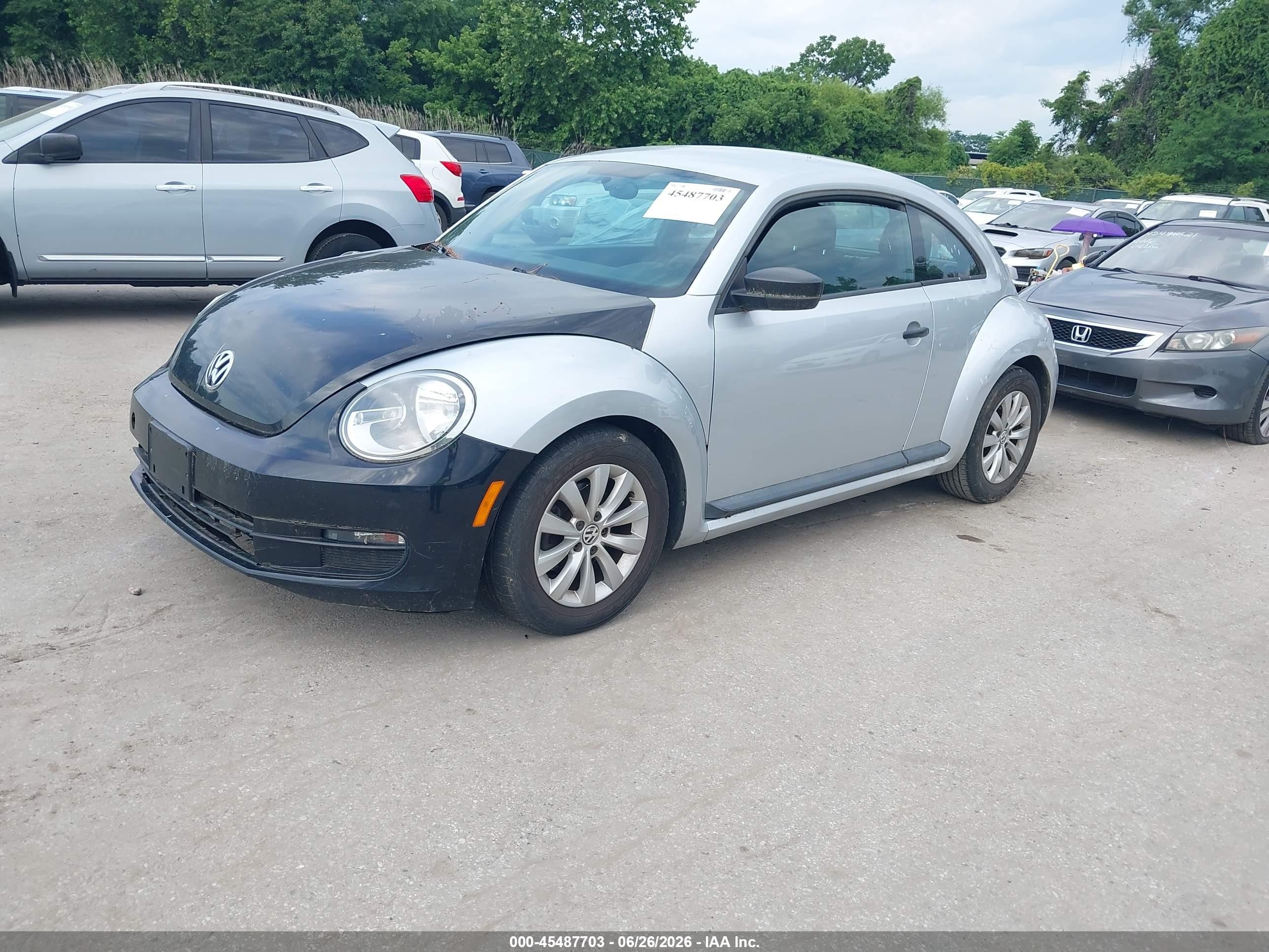 2014 Volkswagen Beetle 2.5l Entry Silver vin: 3VWFP7AT1EM606206