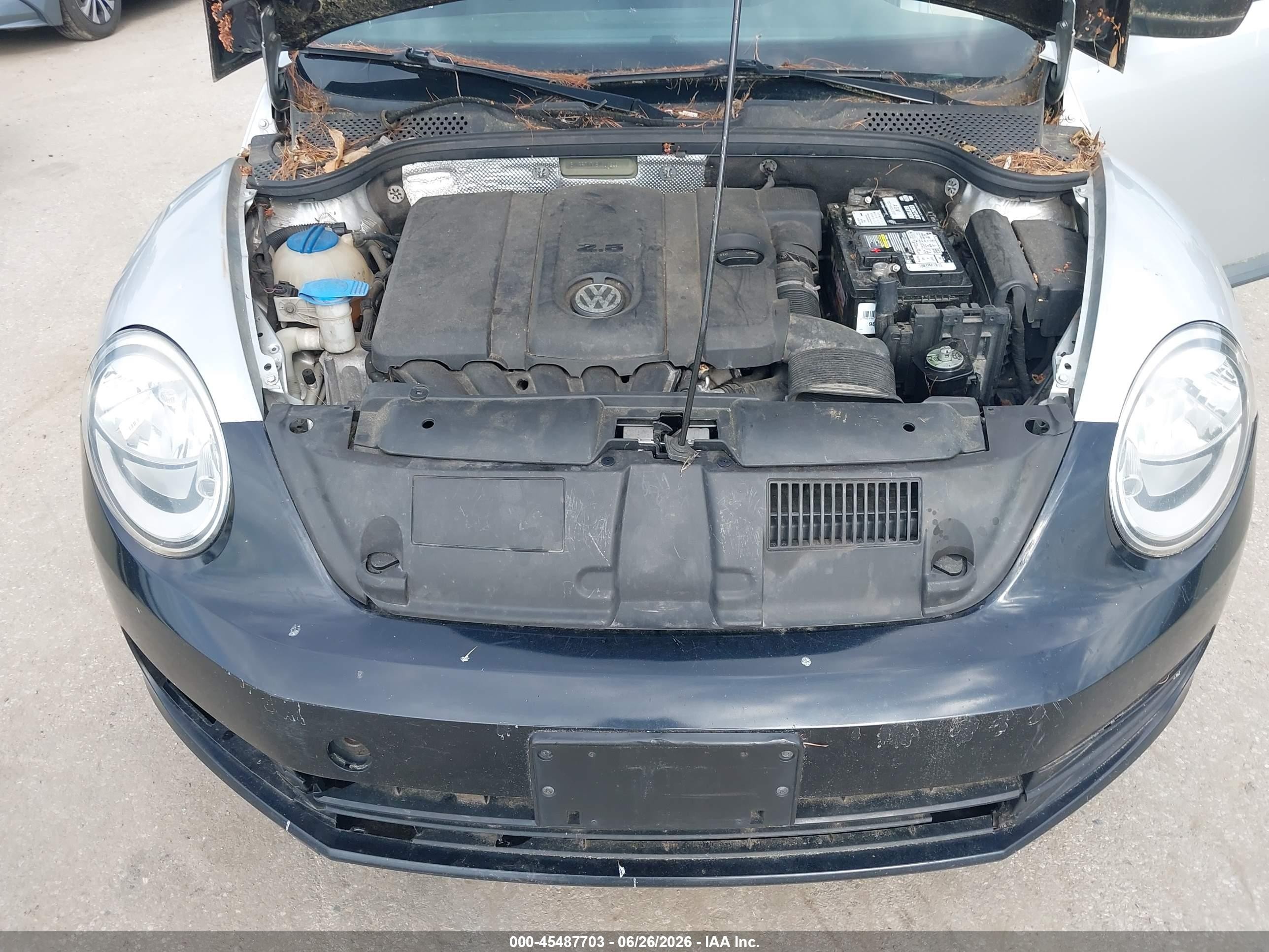 2014 Volkswagen Beetle 2.5l Entry Silver vin: 3VWFP7AT1EM606206